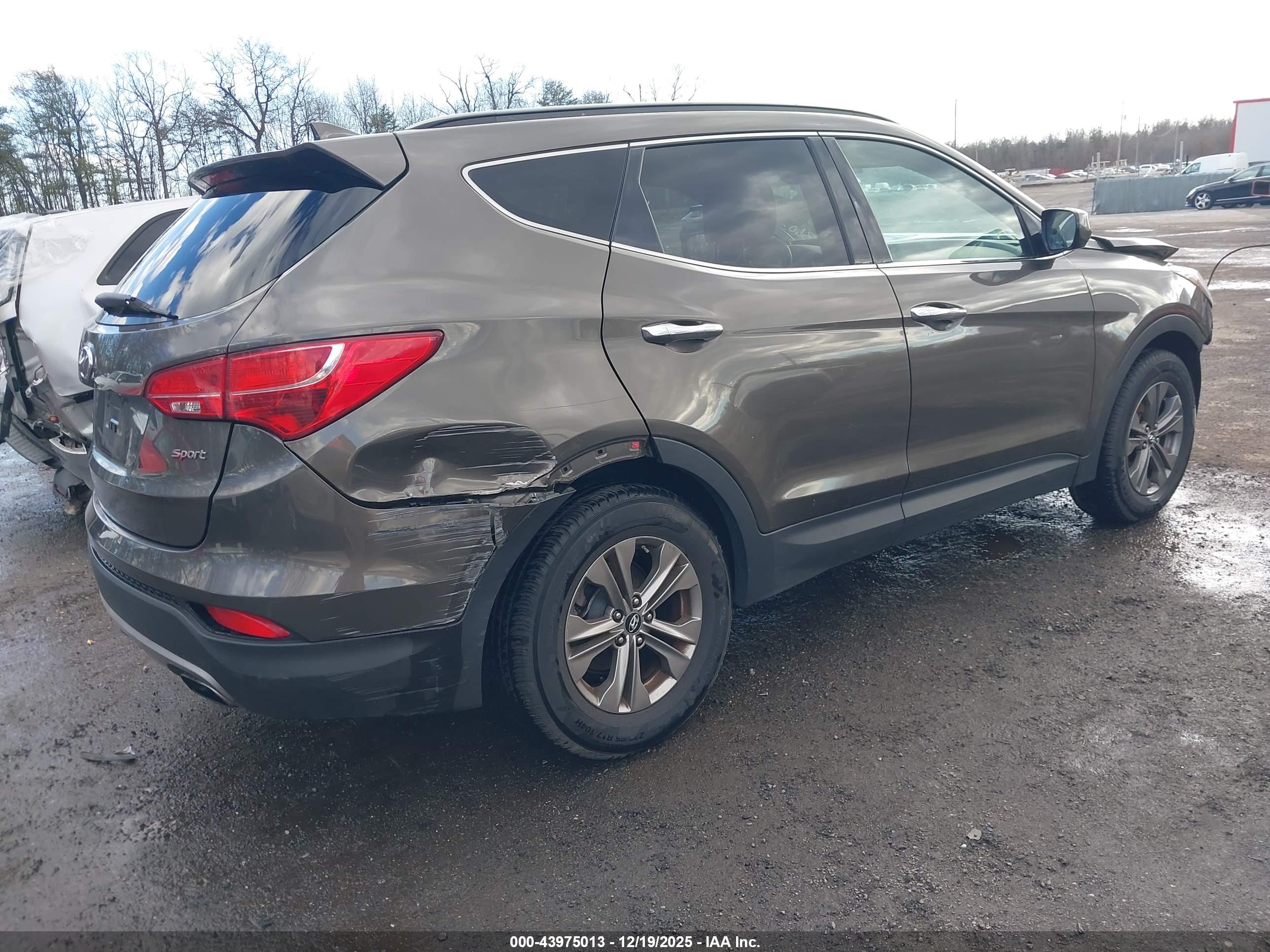 HYUNDAI SANTA image 4