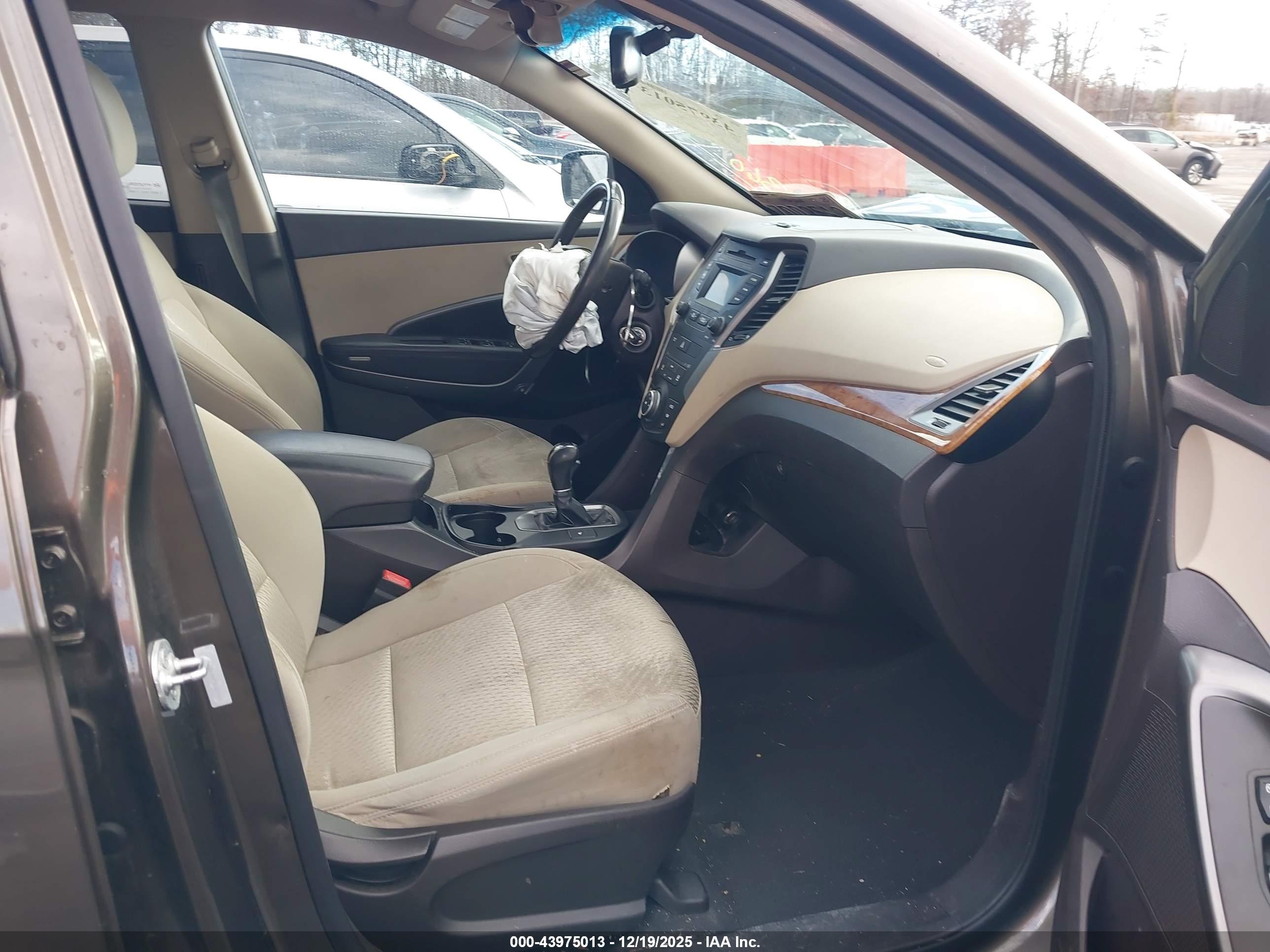 HYUNDAI SANTA image 5