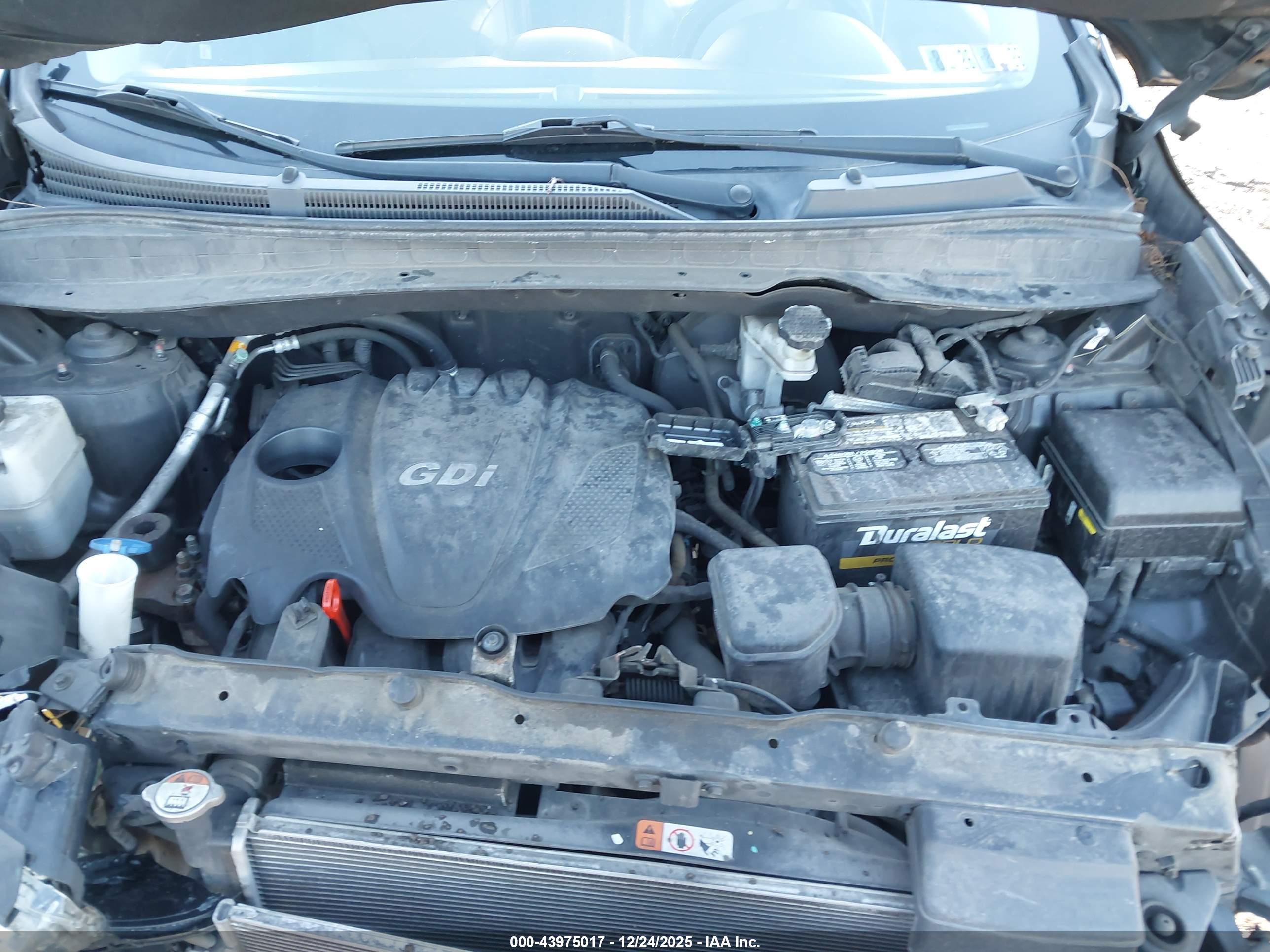 HYUNDAI TUCSON image 10