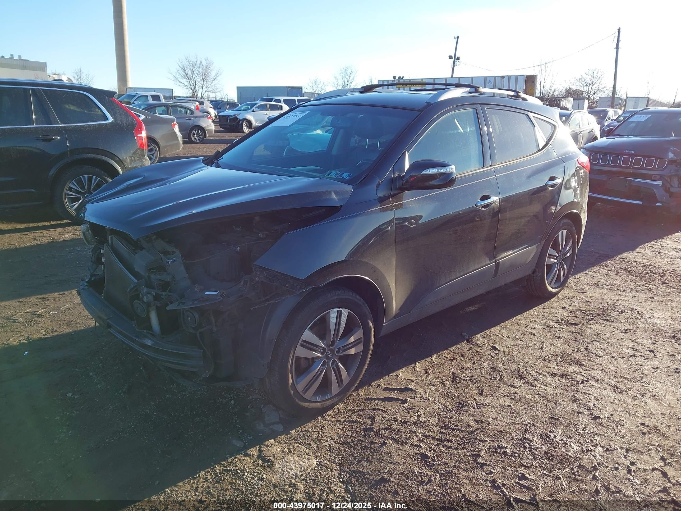 HYUNDAI TUCSON image 2