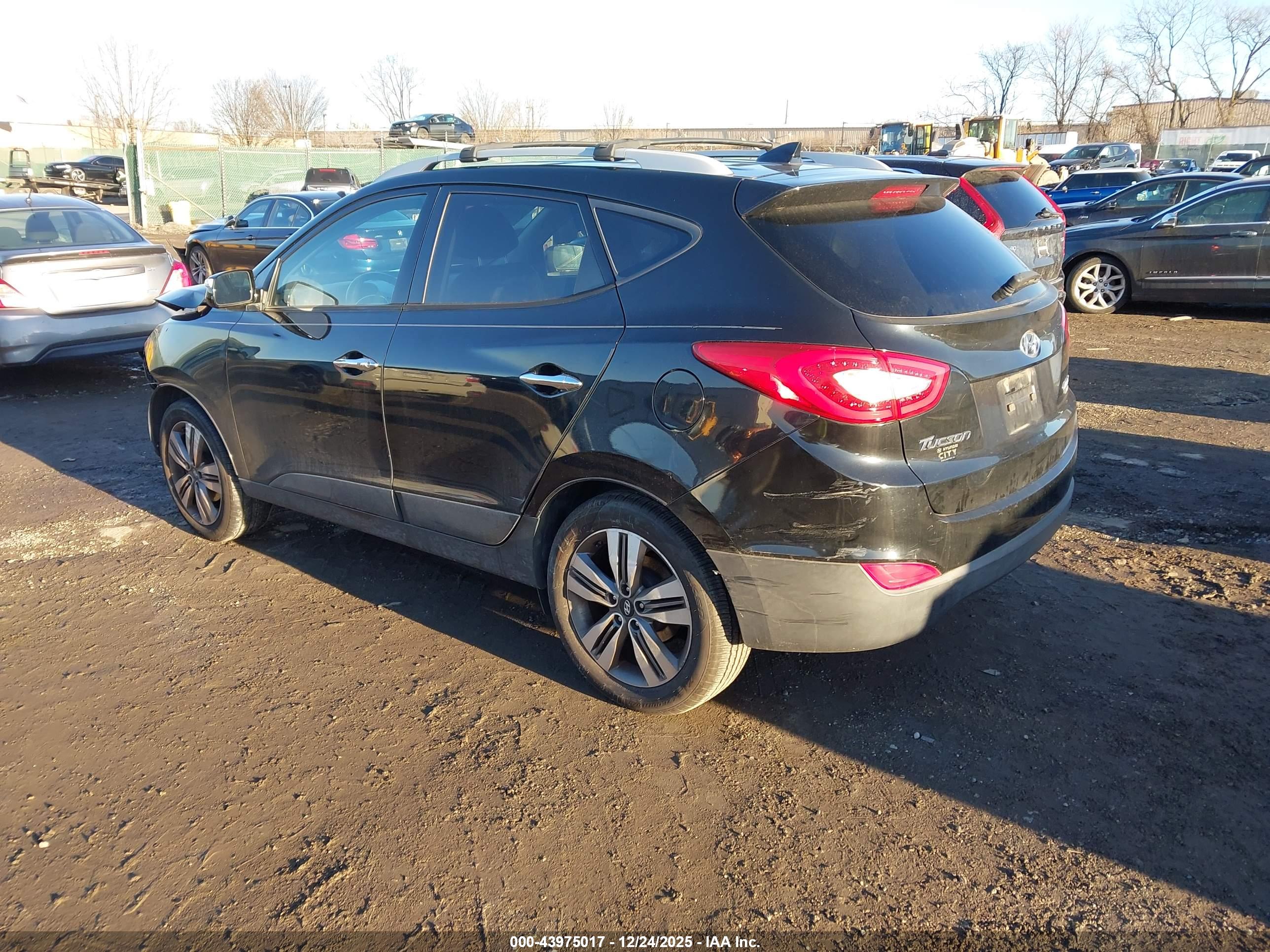 HYUNDAI TUCSON image 3