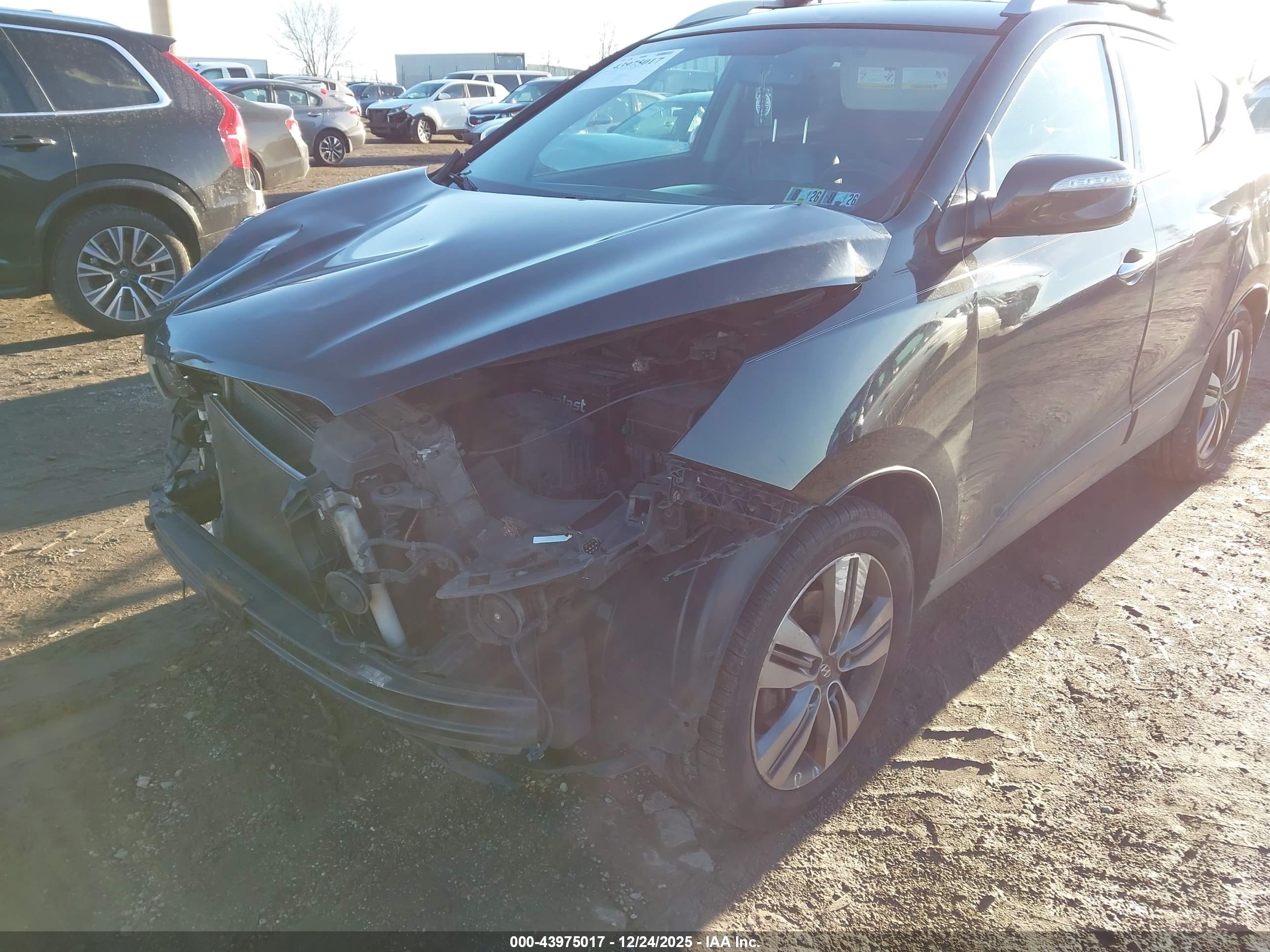 HYUNDAI TUCSON image 6