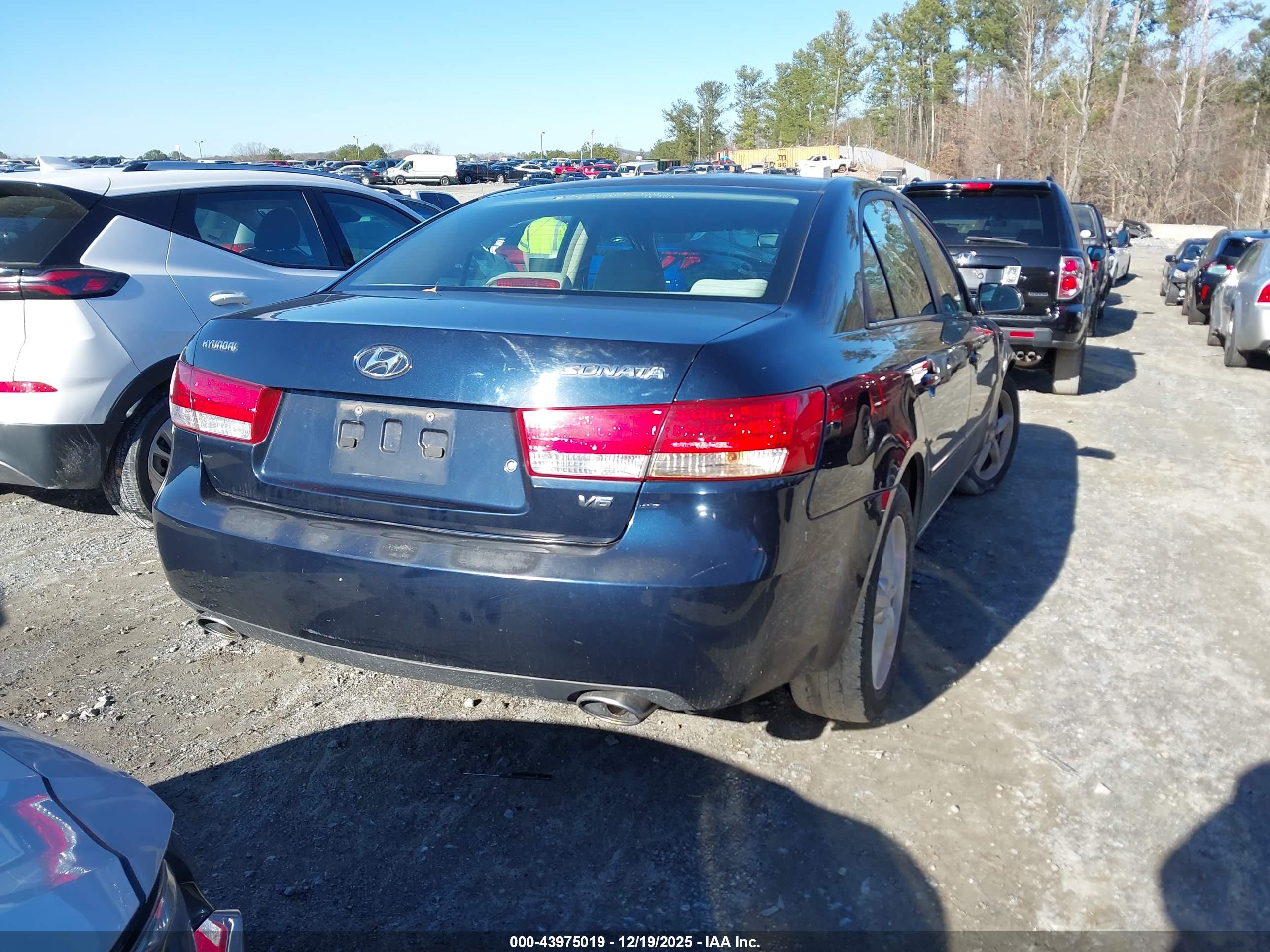 HYUNDAI SONATA image 4