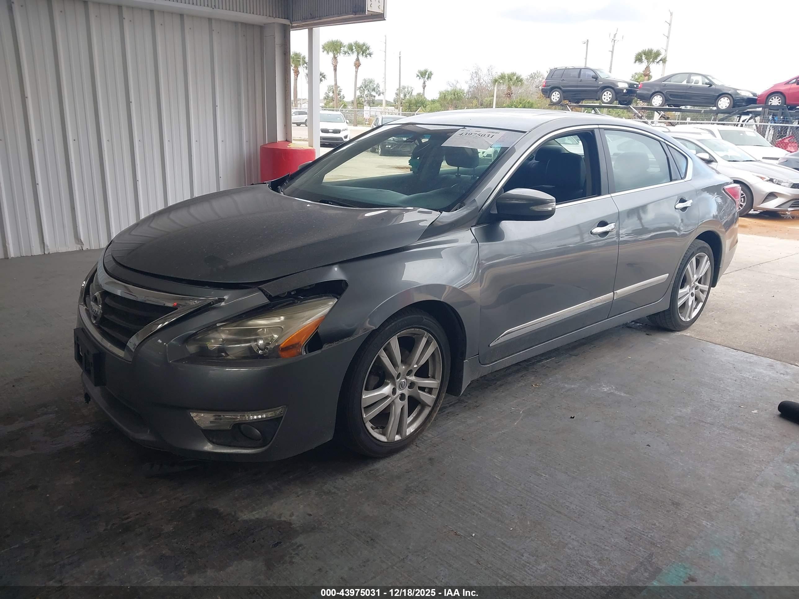 NISSAN ALTIMA image 2