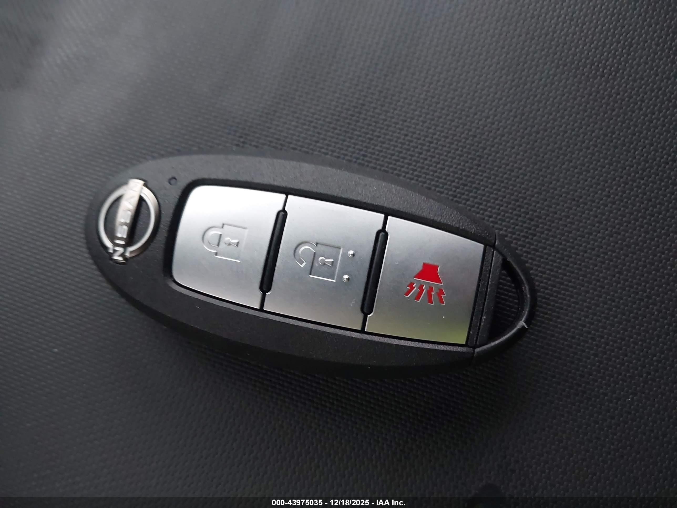 NISSAN FRONTIER image 11