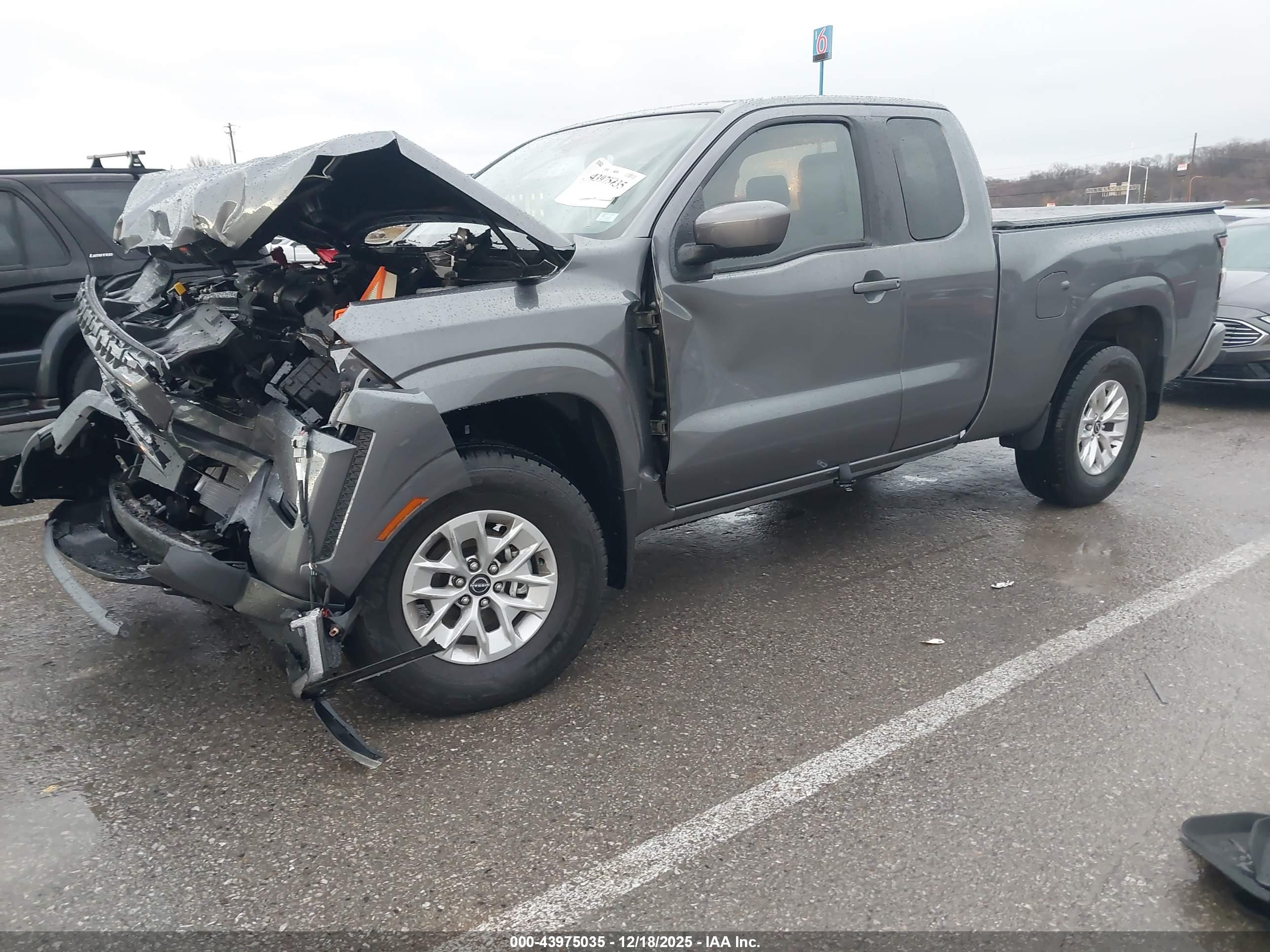NISSAN FRONTIER image 2