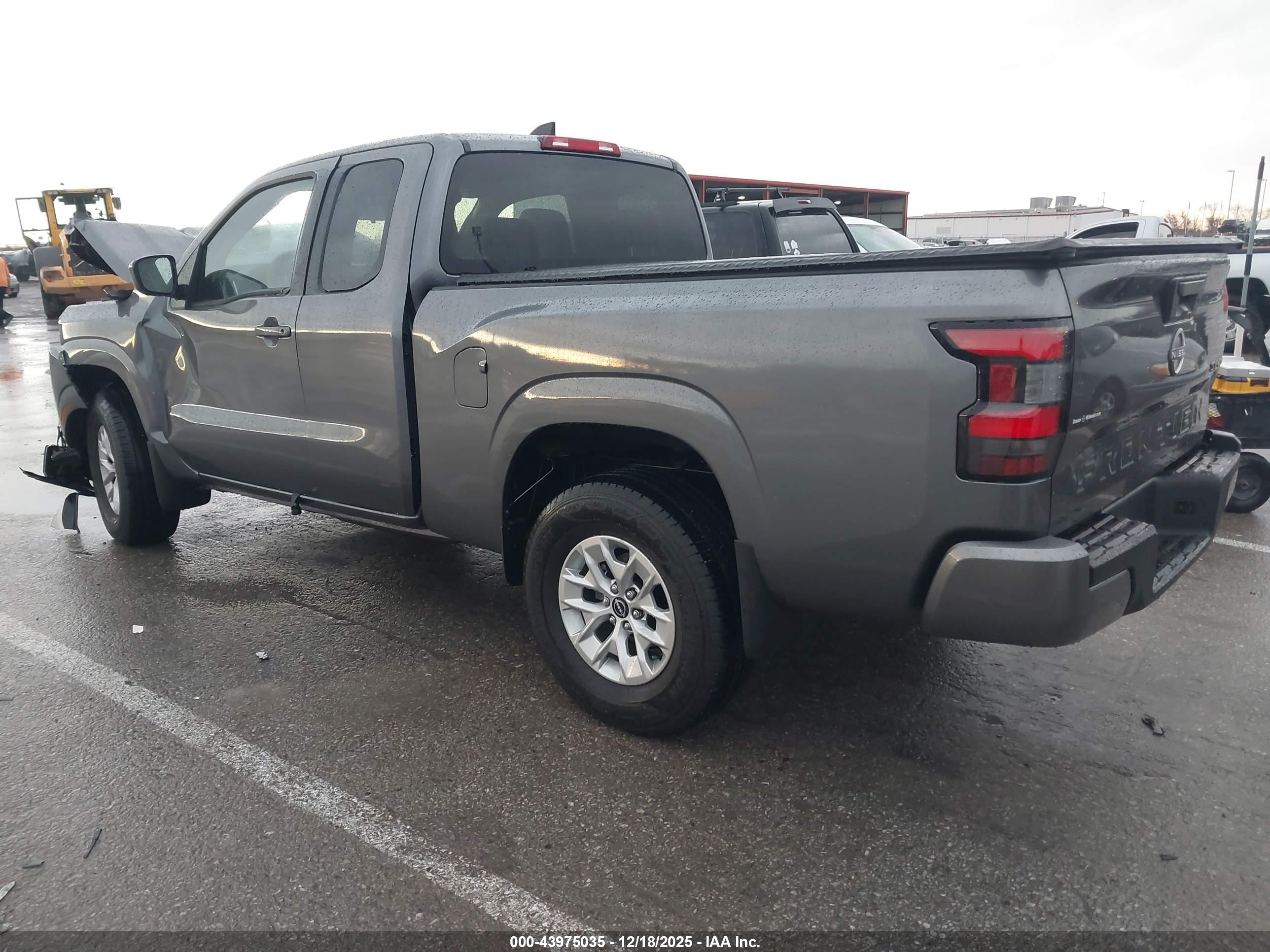 NISSAN FRONTIER image 3