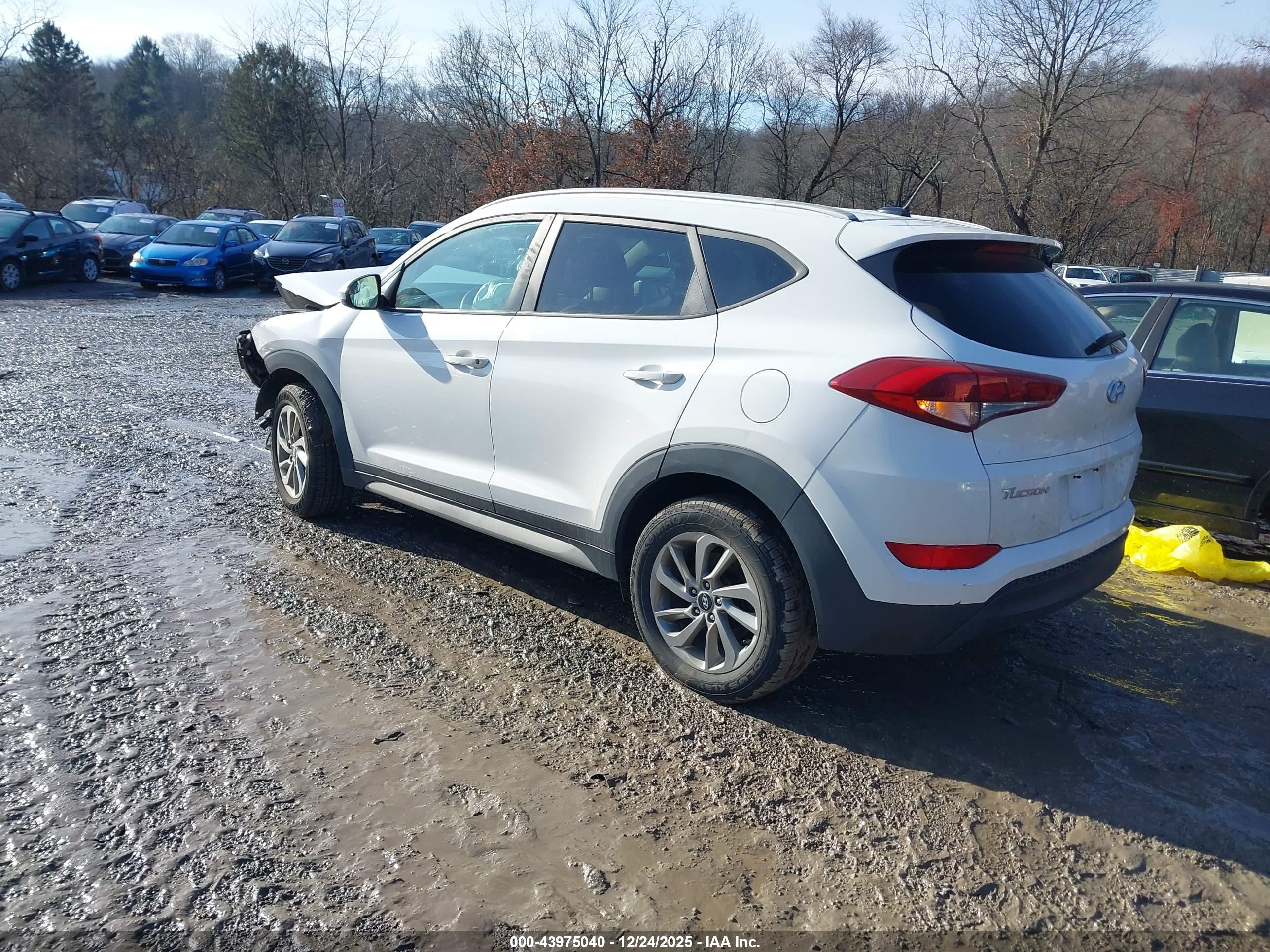 HYUNDAI TUCSON image 3