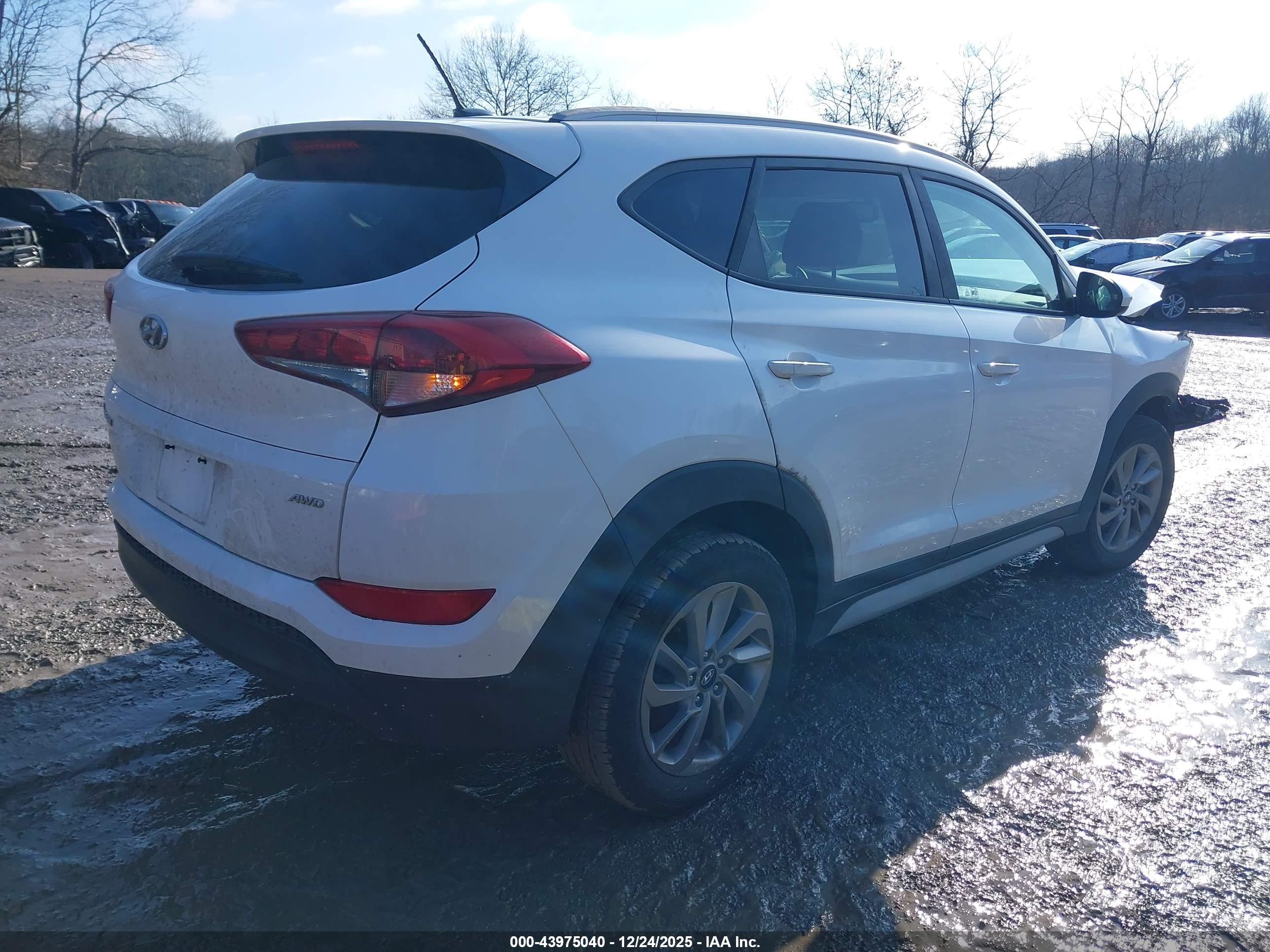 HYUNDAI TUCSON image 4