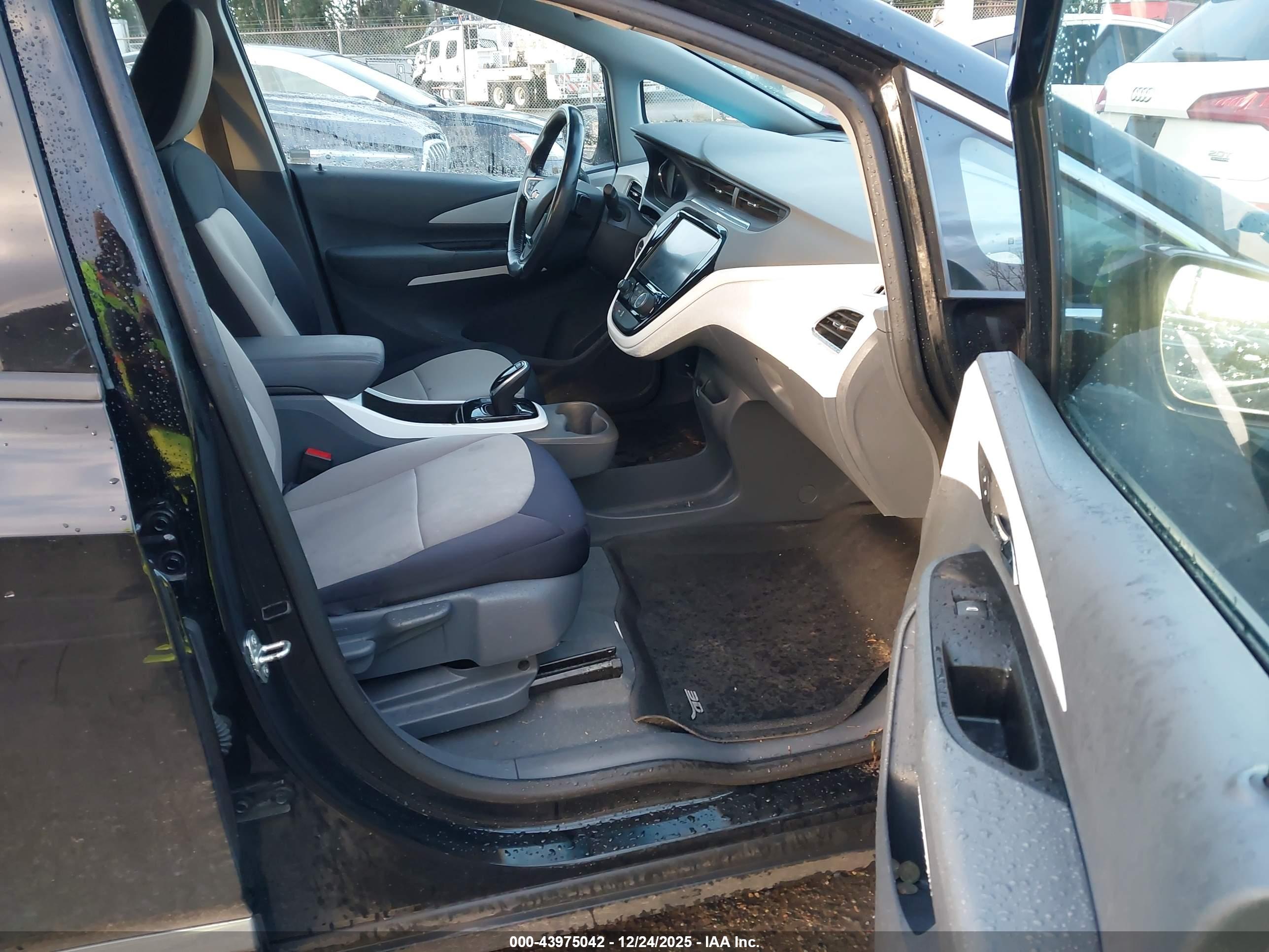 CHEVROLET BOLT image 5