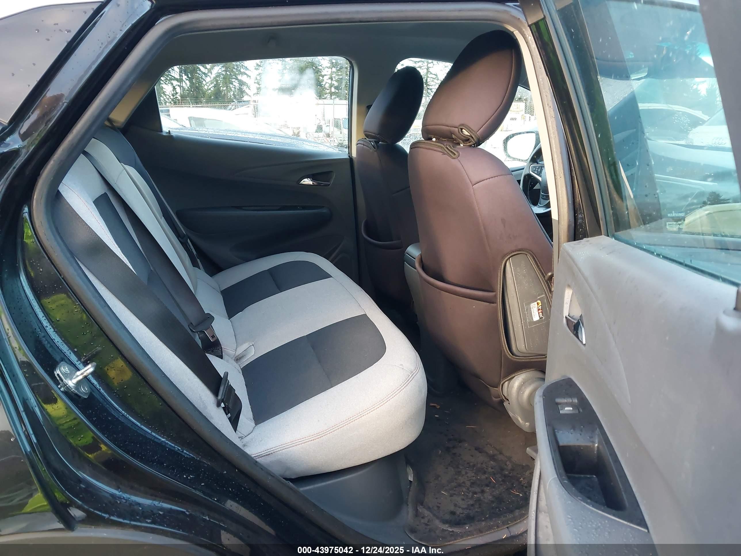CHEVROLET BOLT image 8