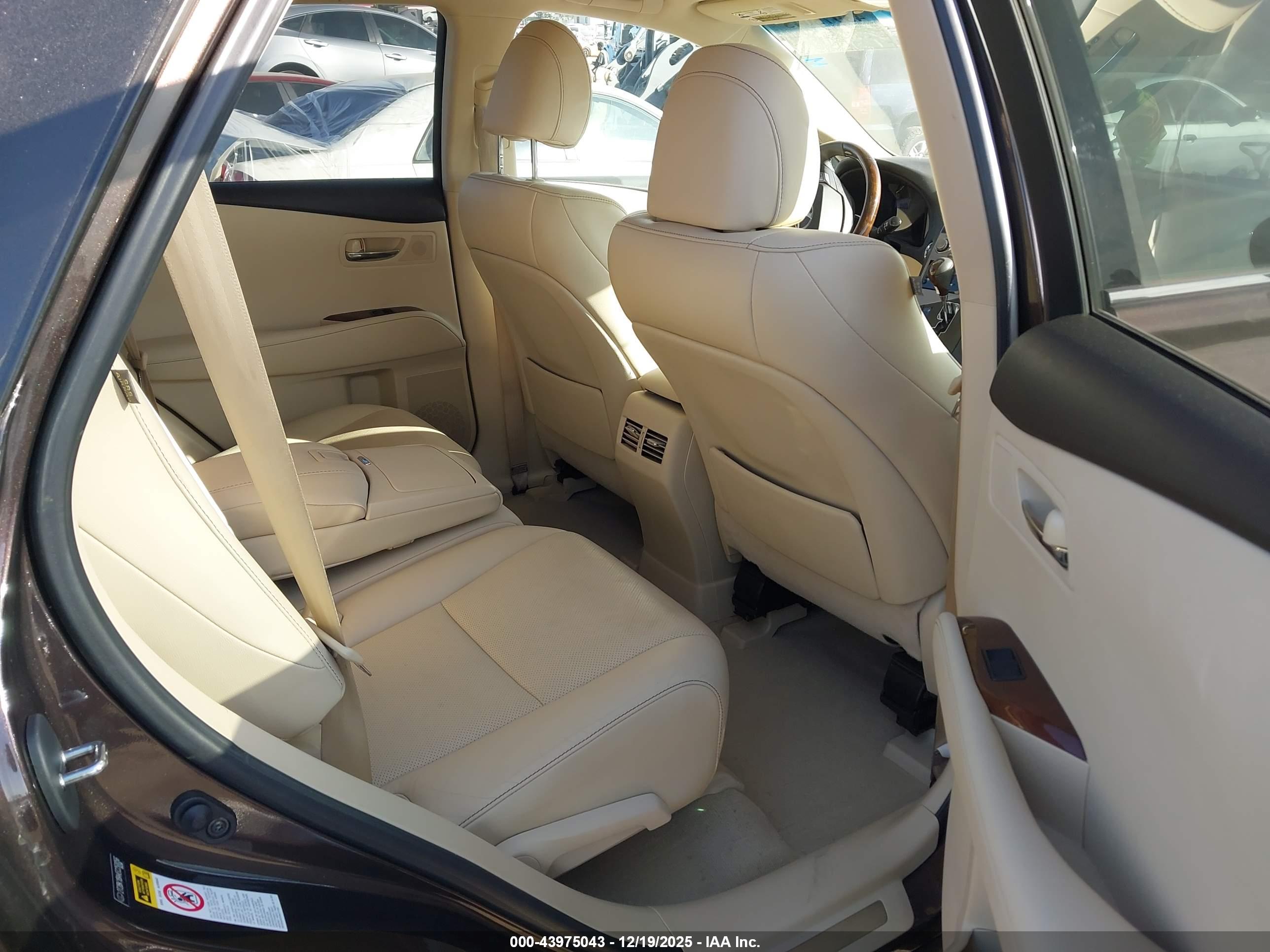 LEXUS RX image 8