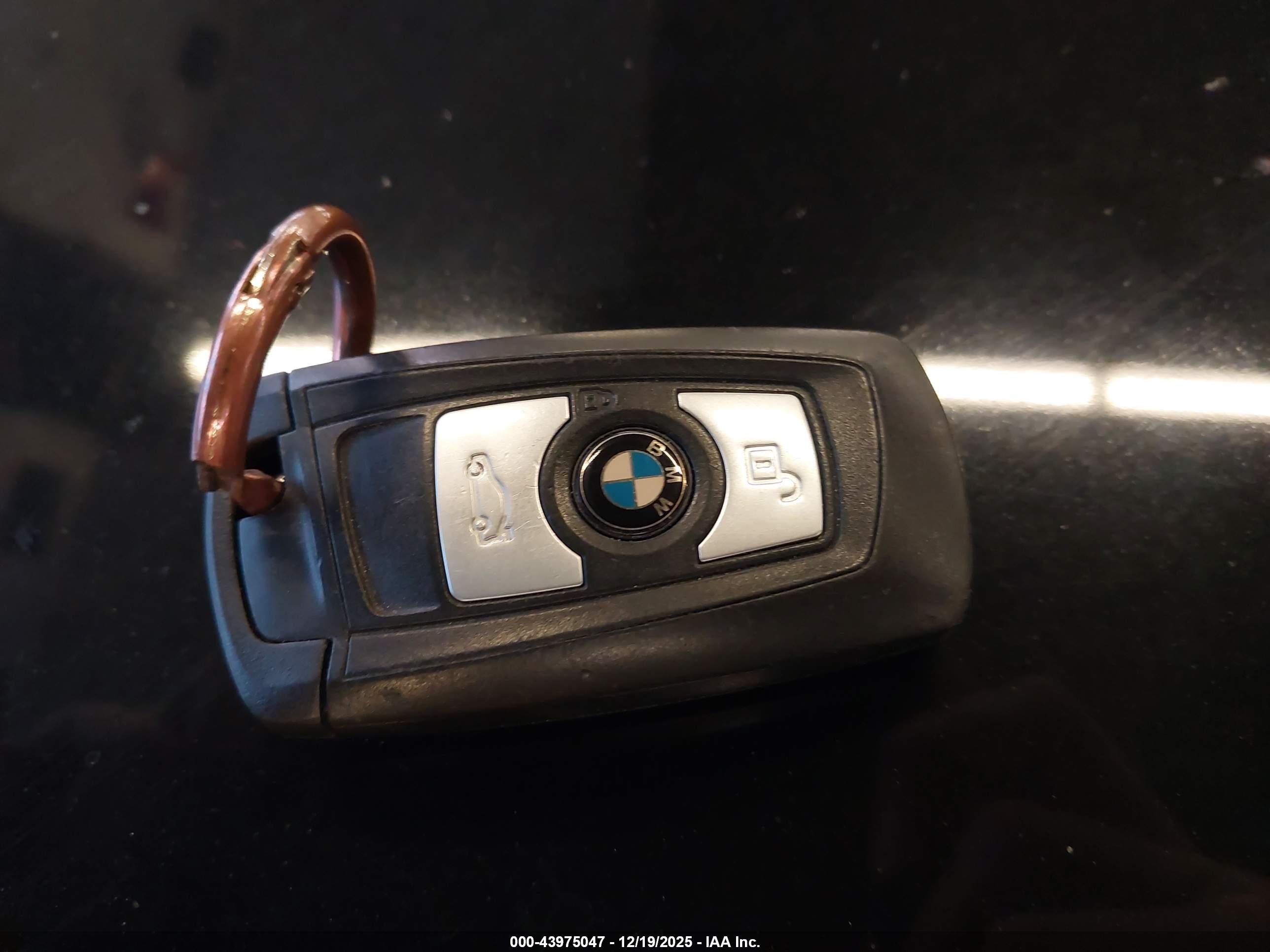 BMW 320I image 11