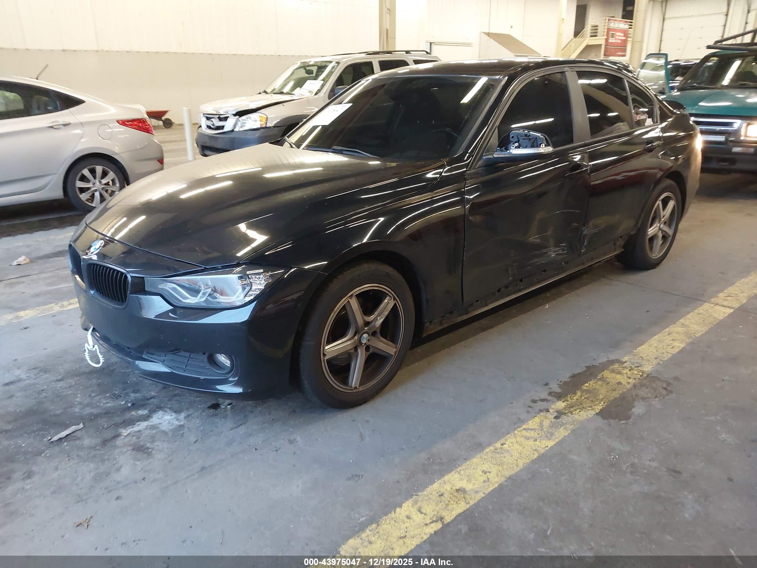 BMW 320I image 2
