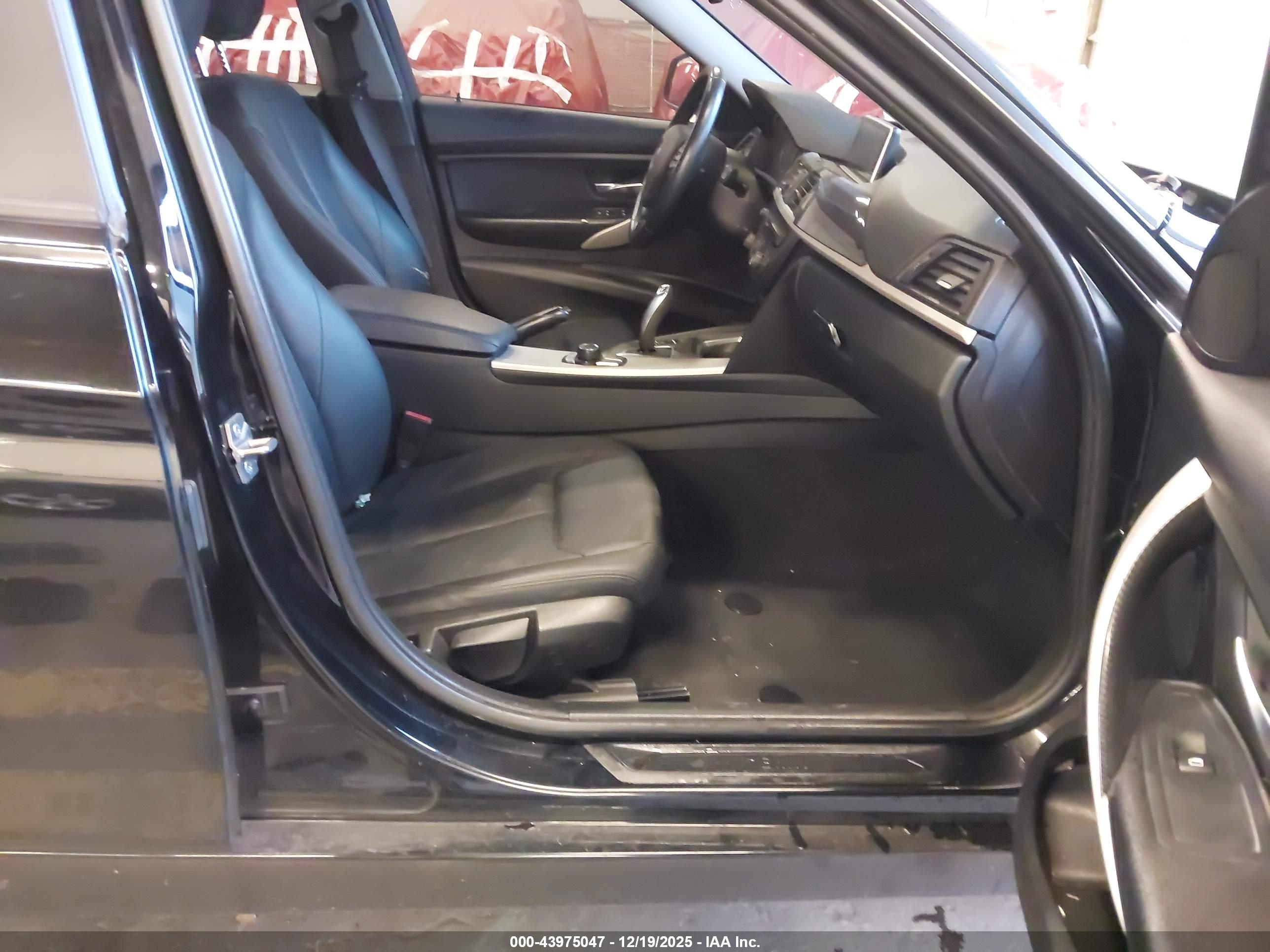 BMW 320I image 5
