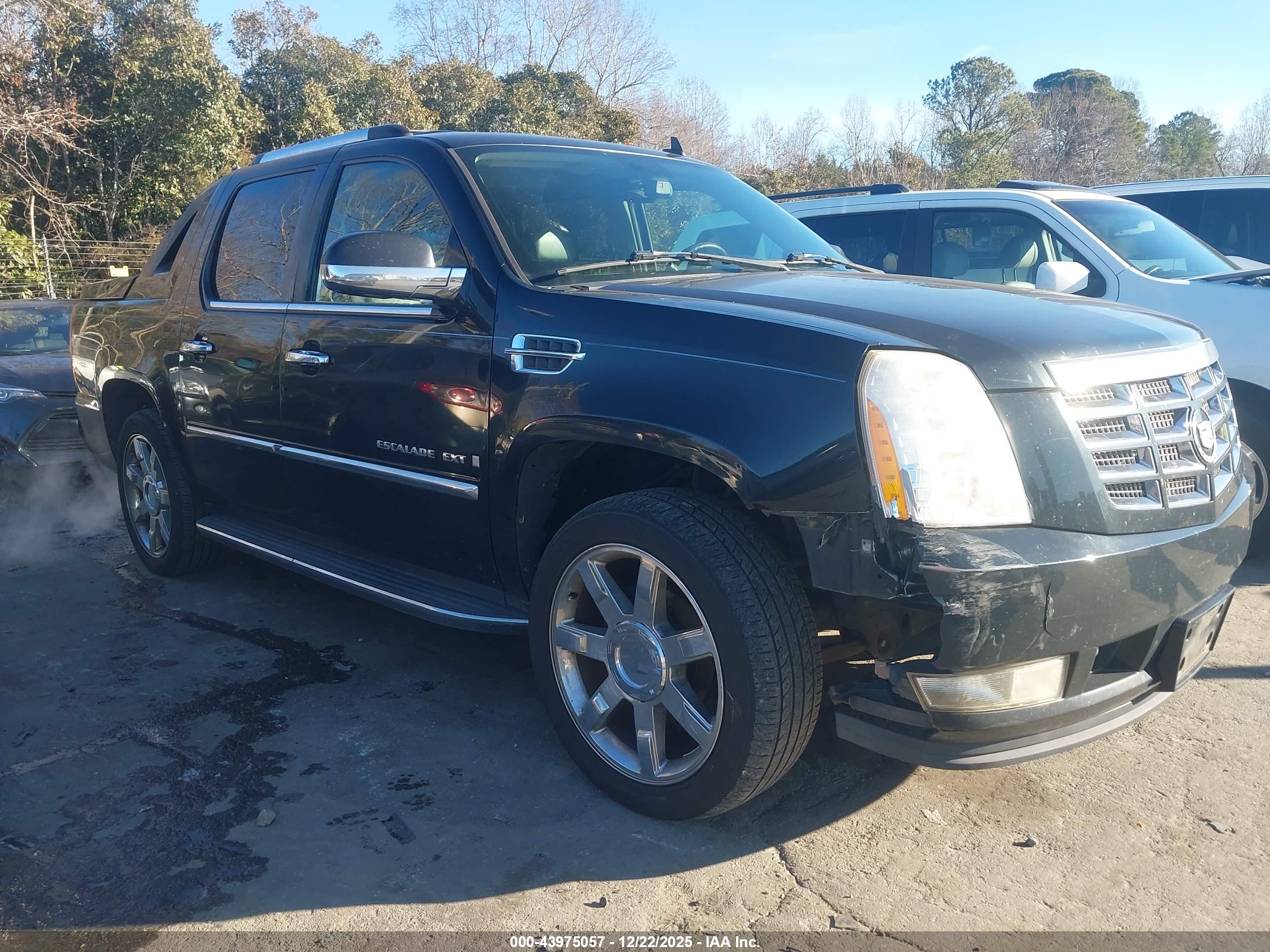 CADILLAC ESCALADE image 6