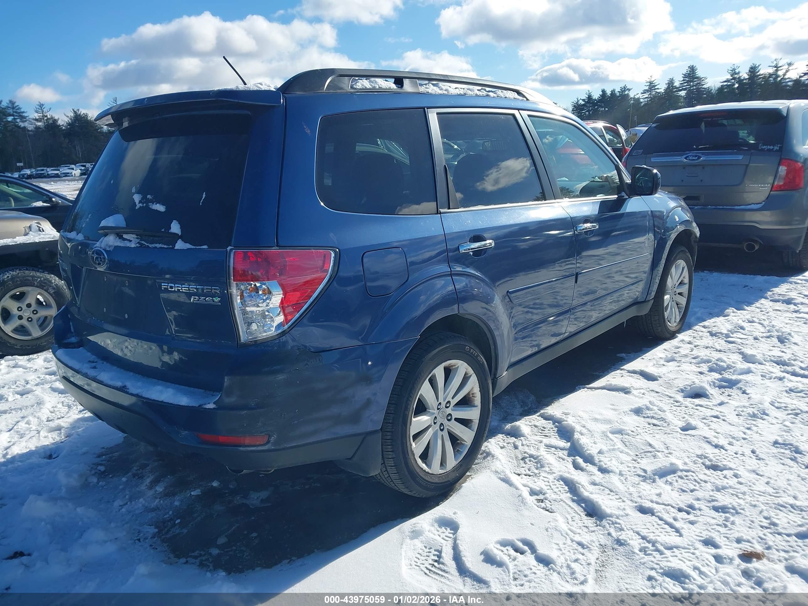 SUBARU FORESTER image 4