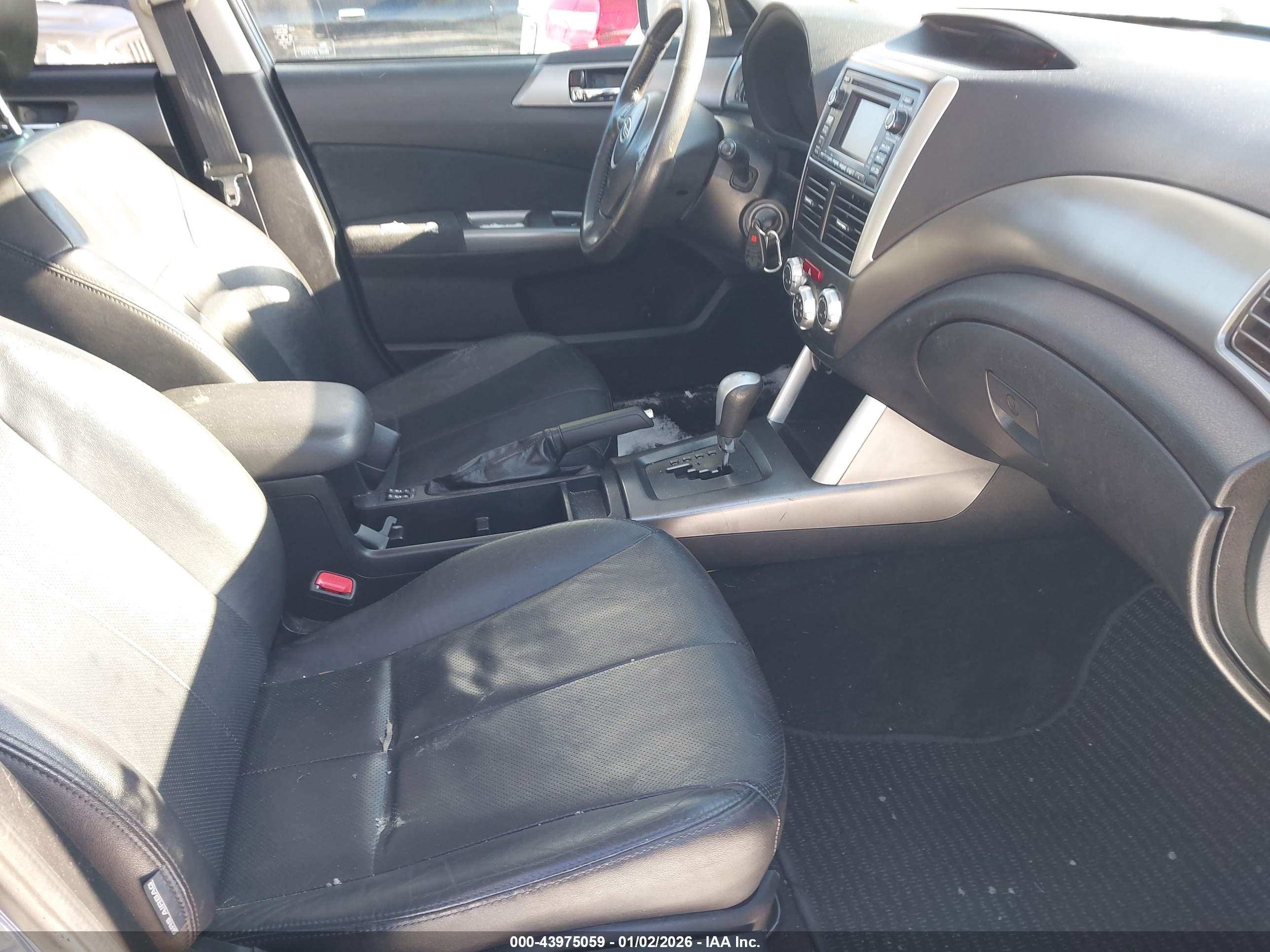 SUBARU FORESTER image 5