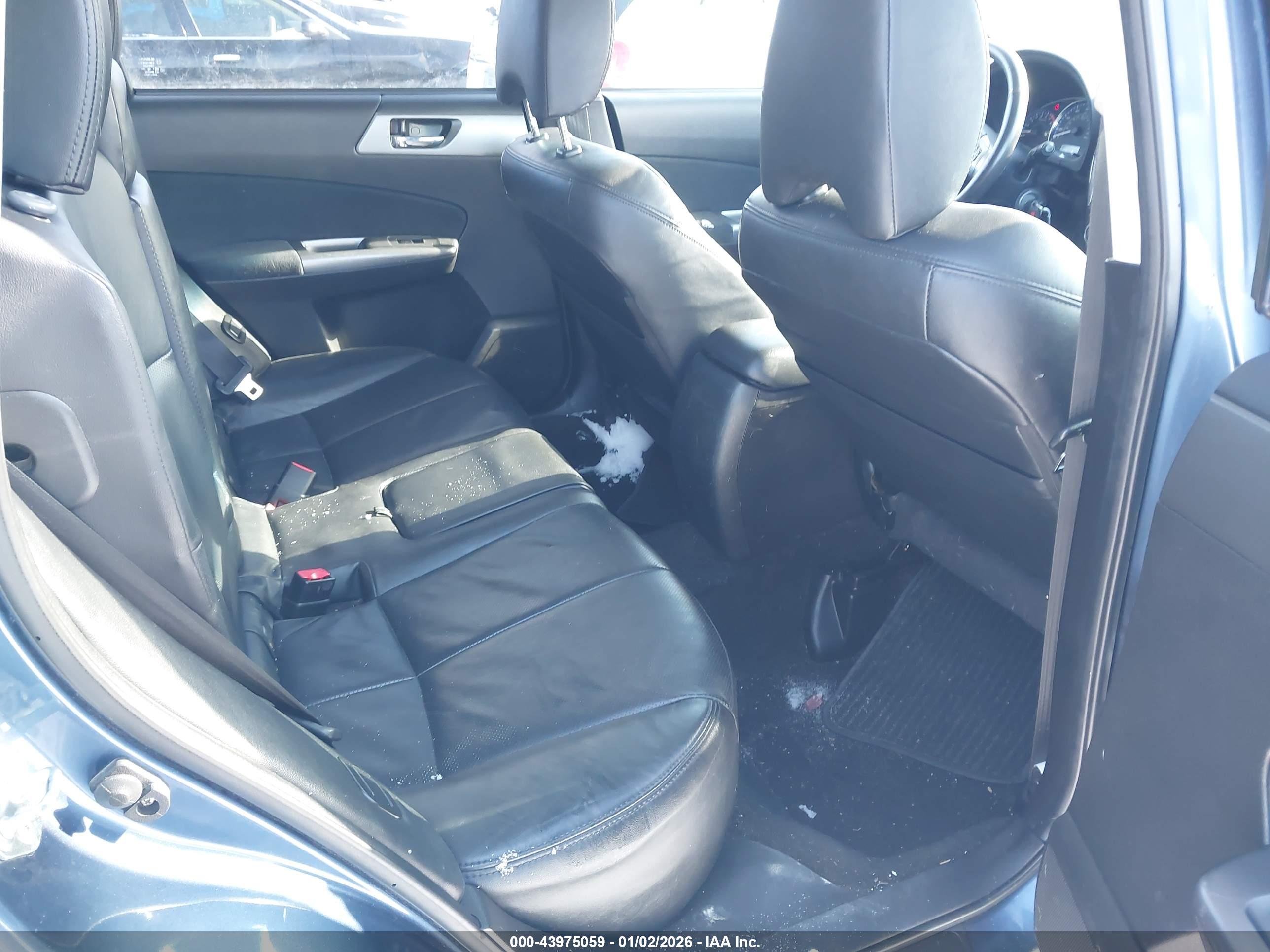 SUBARU FORESTER image 8