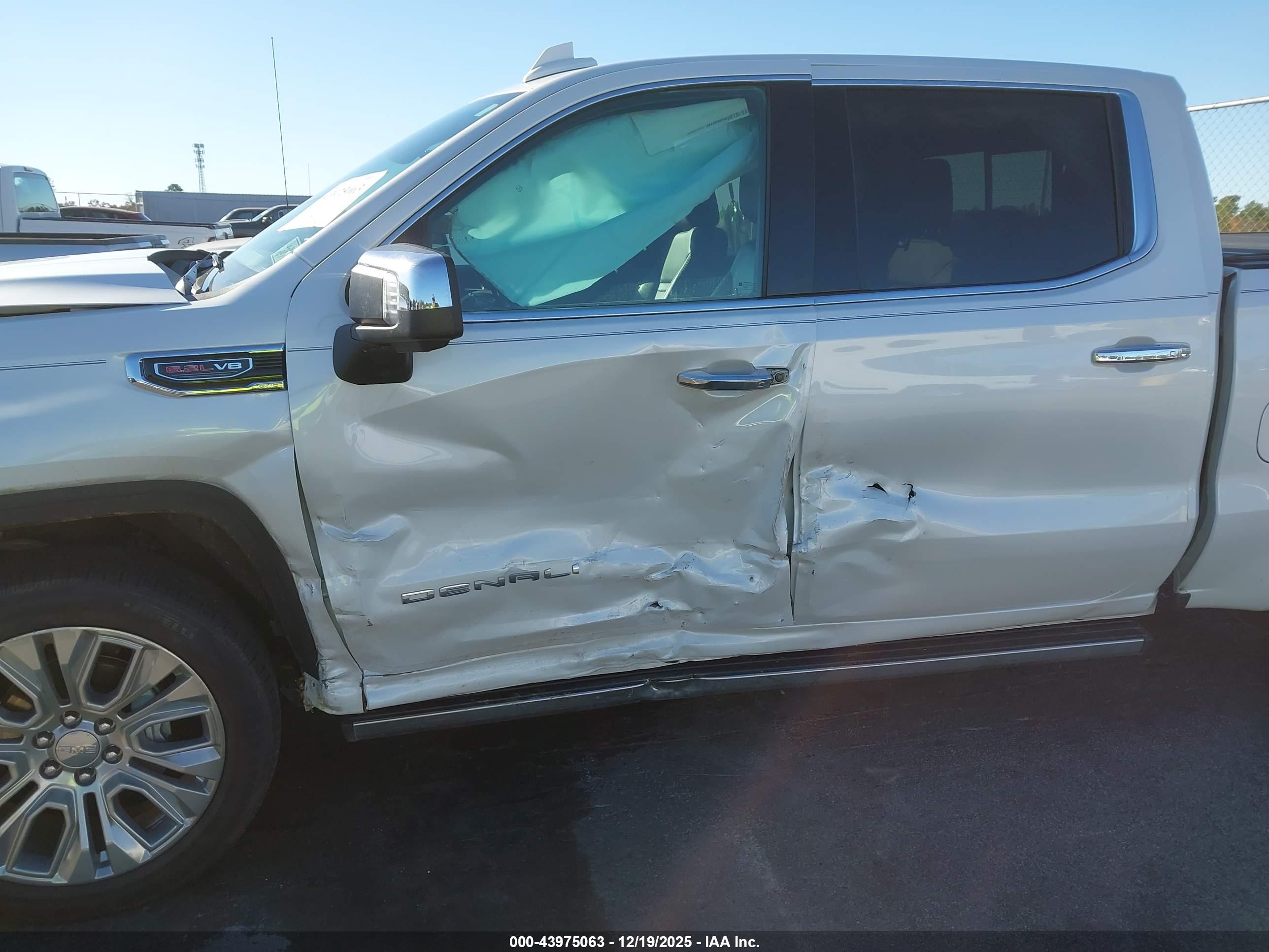 GMC SIERRA image 6