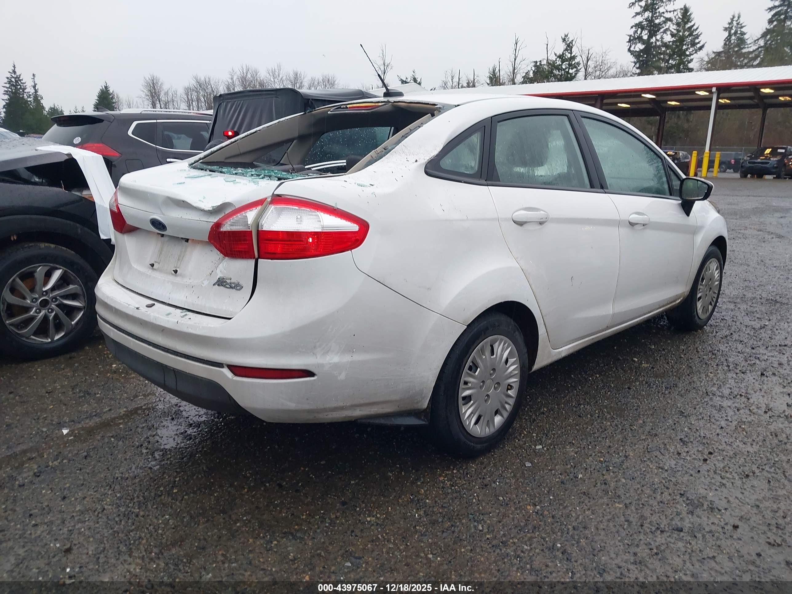FORD FIESTA image 4