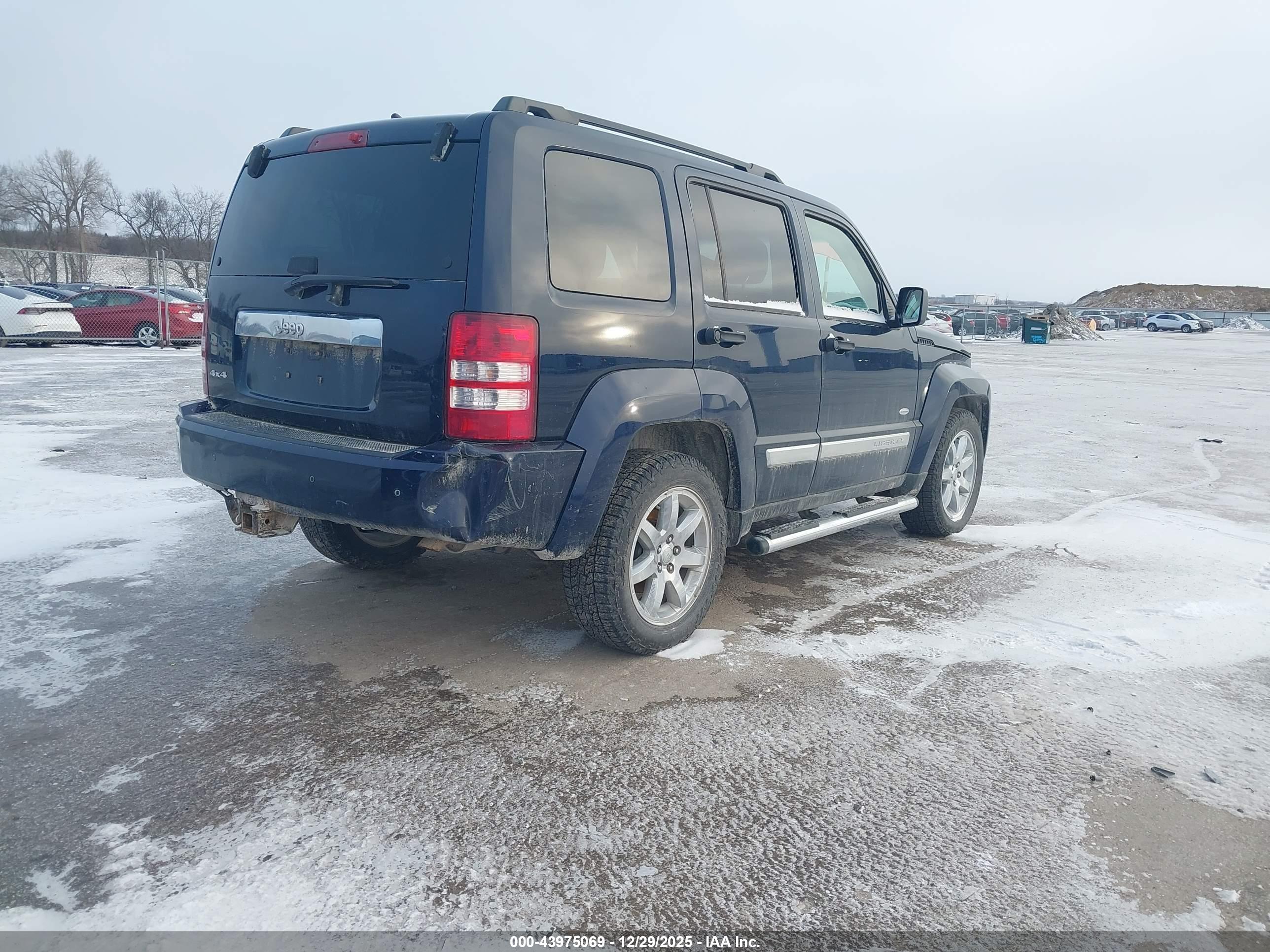 JEEP LIBERTY image 4