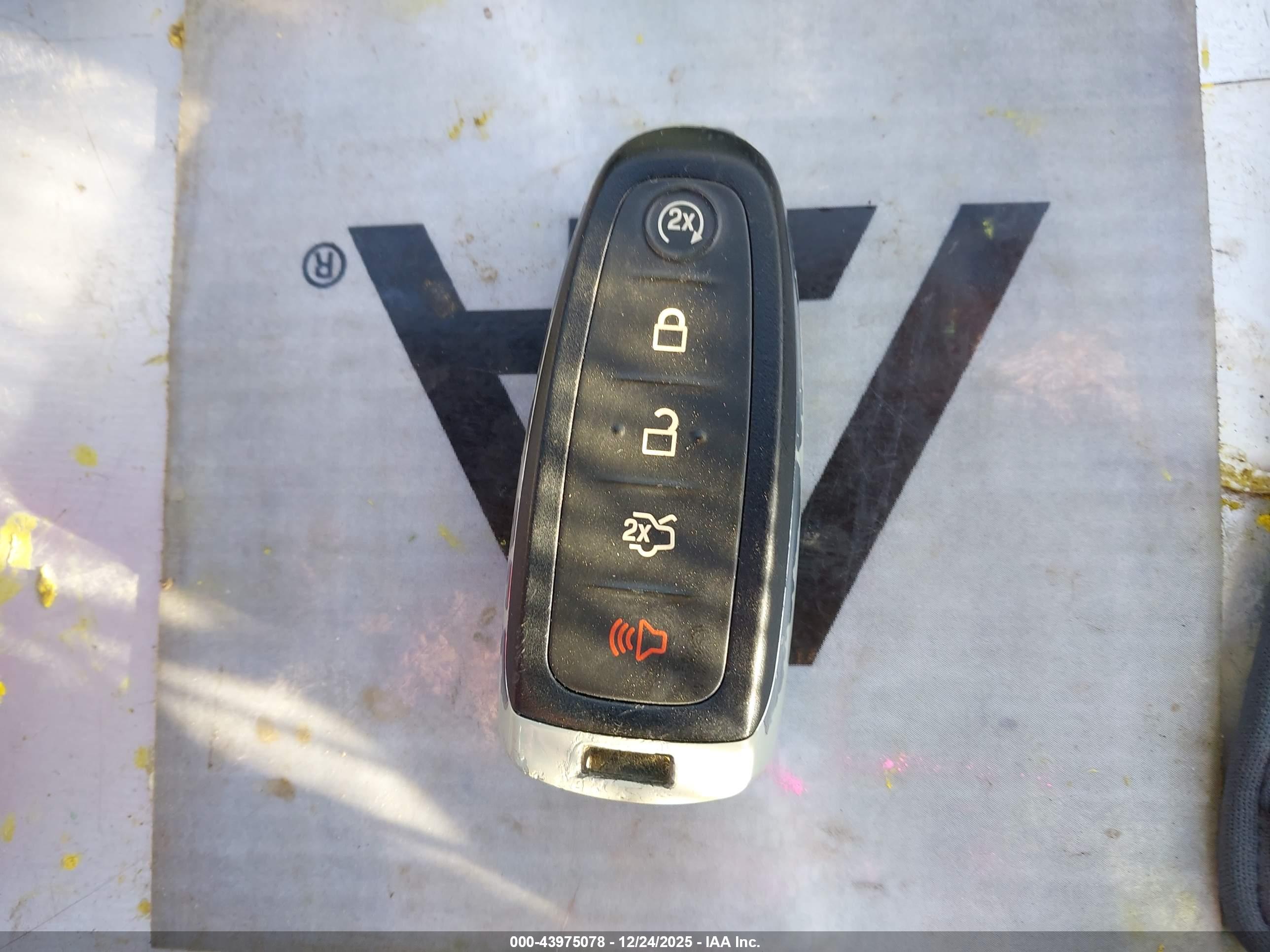FORD EXPLORER image 11
