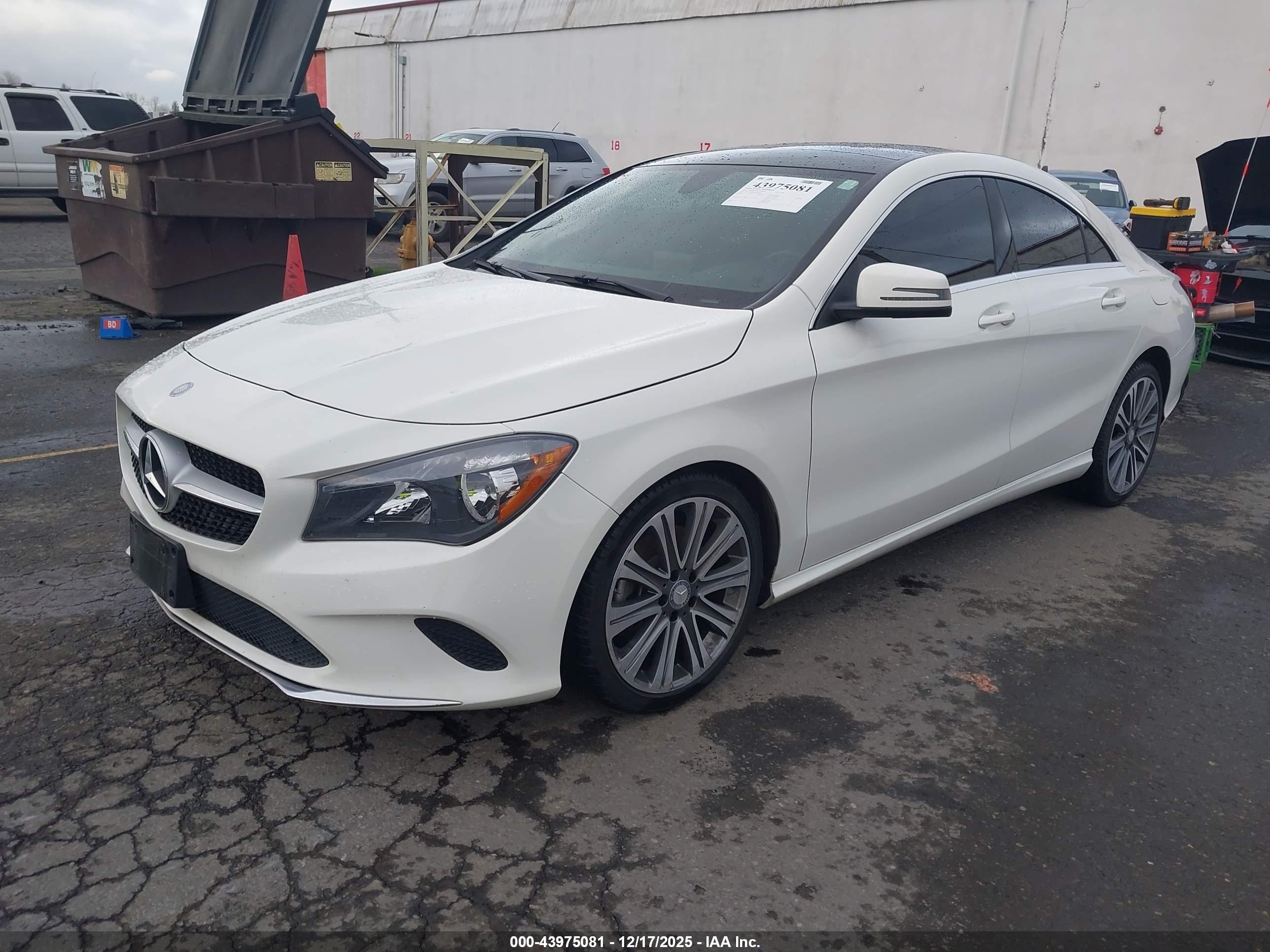MERCEDES-BENZ CLA image 2