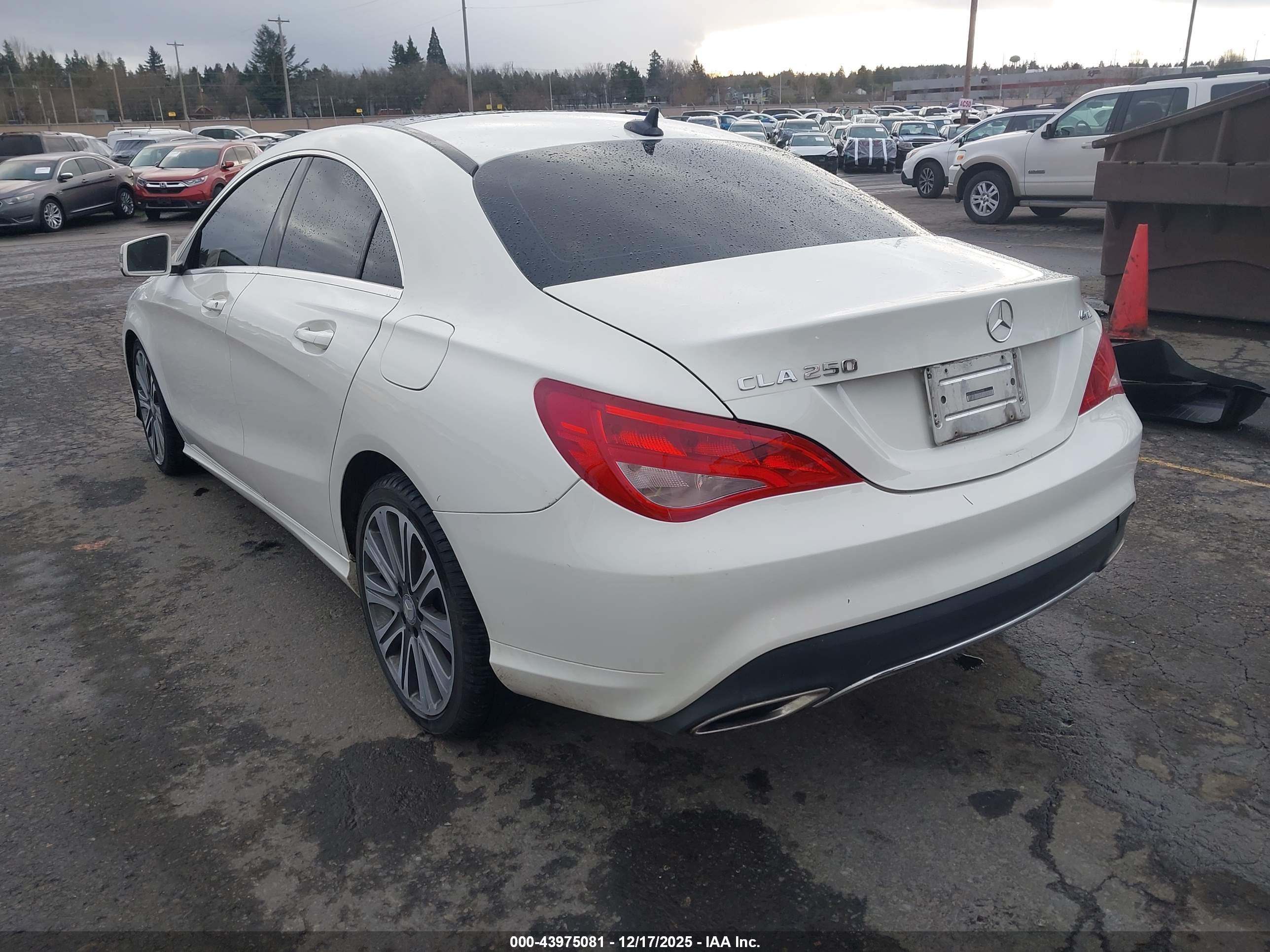 MERCEDES-BENZ CLA image 3
