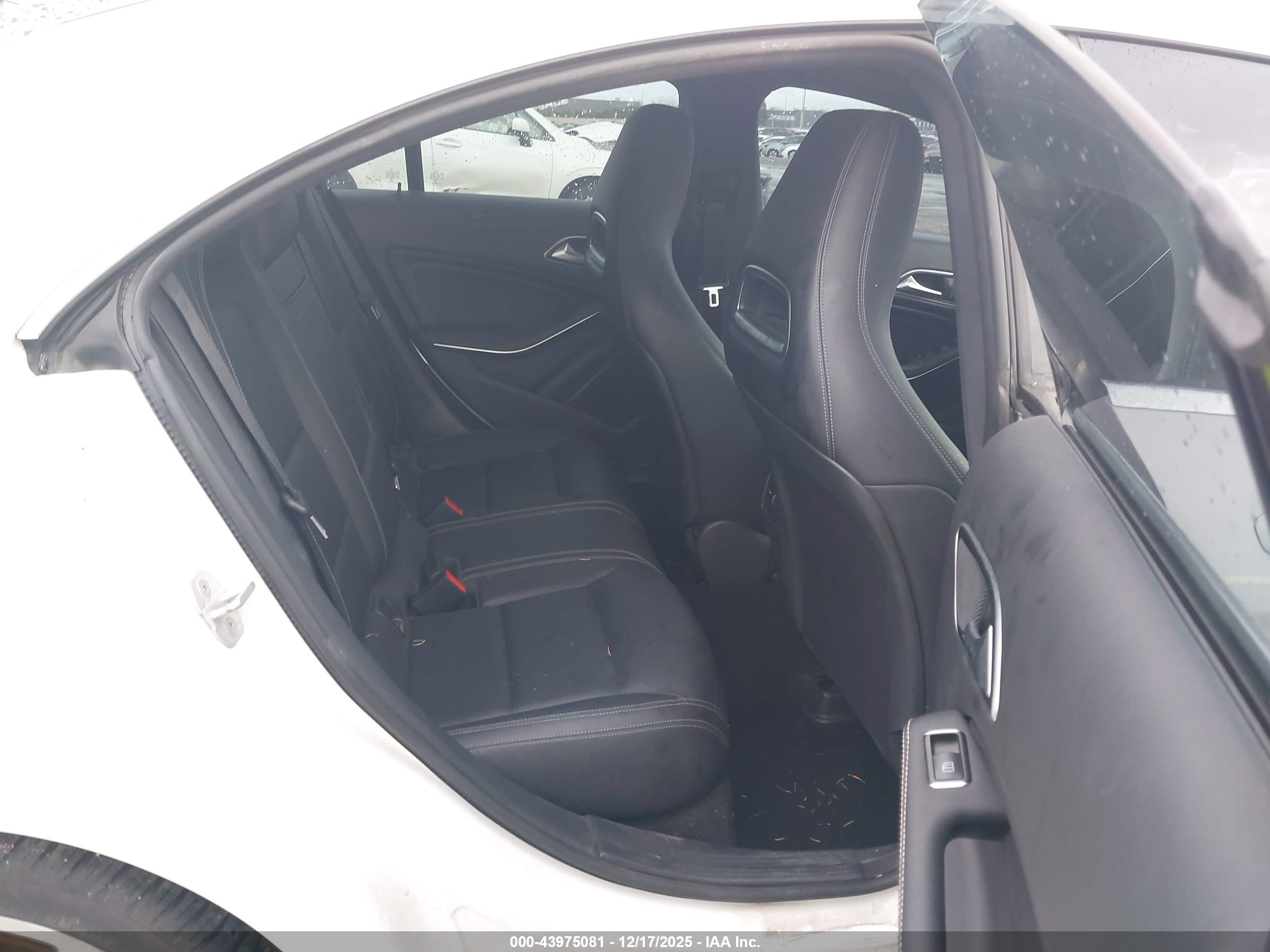 MERCEDES-BENZ CLA image 8