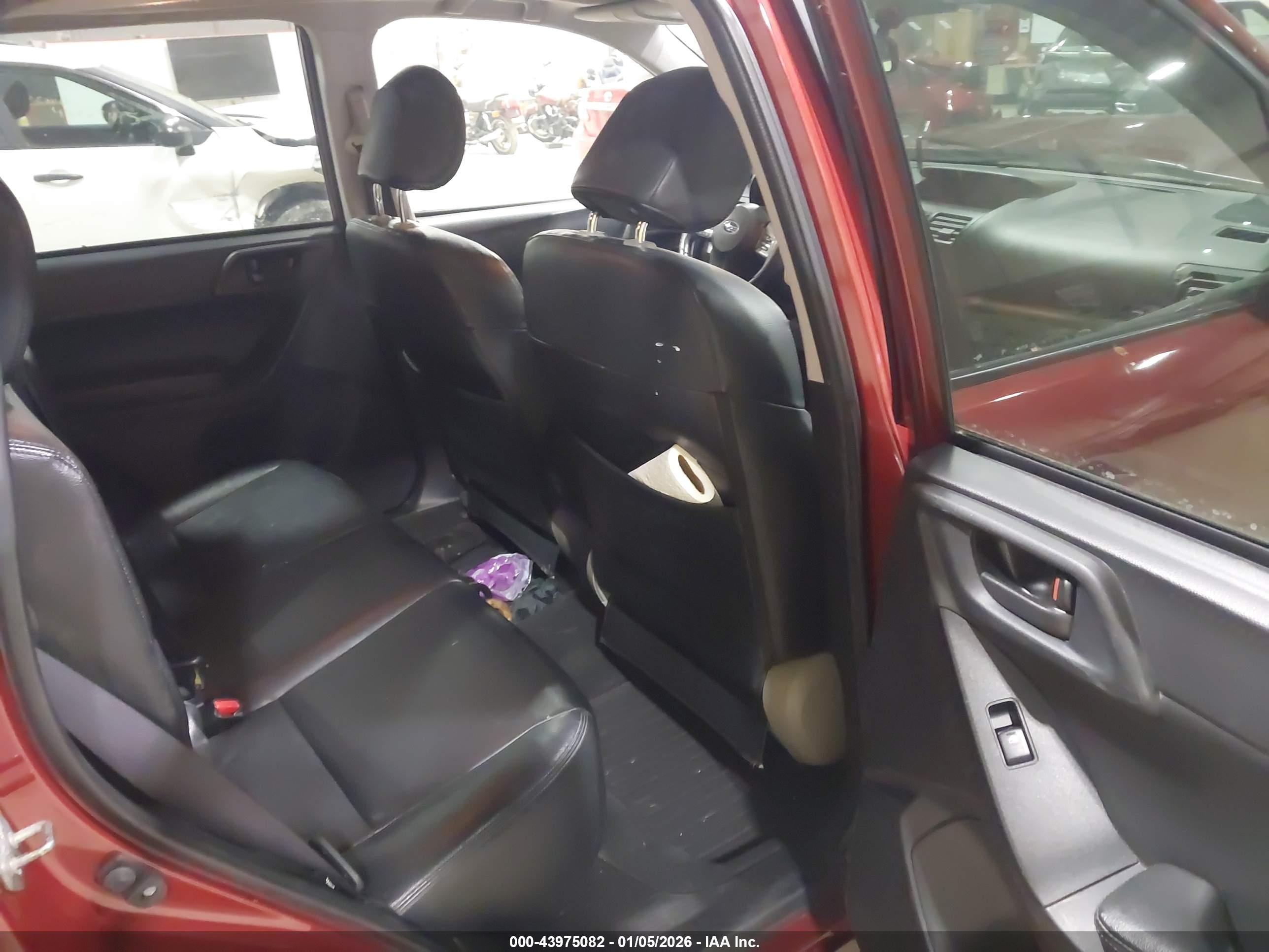 SUBARU FORESTER image 8