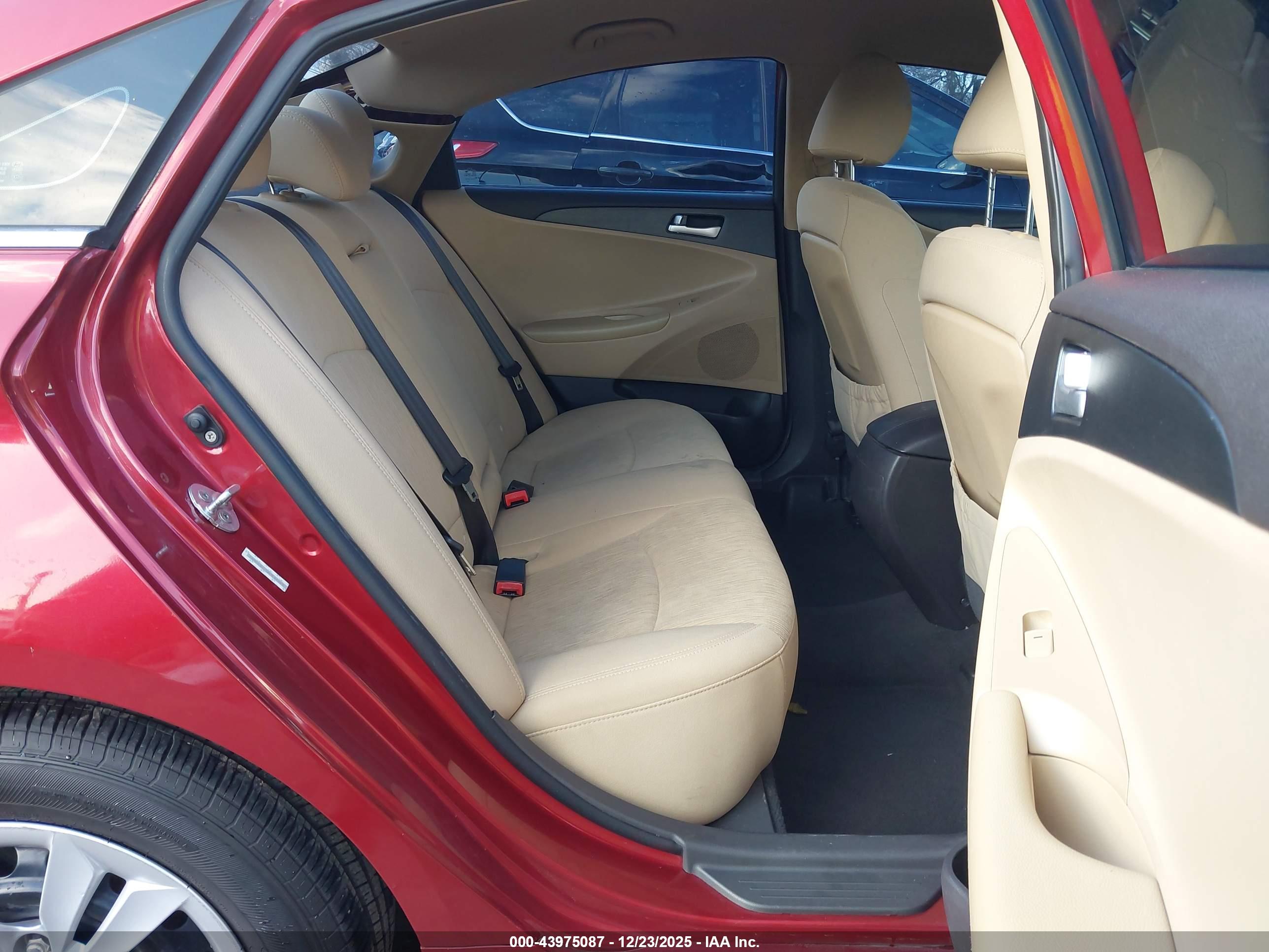 HYUNDAI SONATA image 8