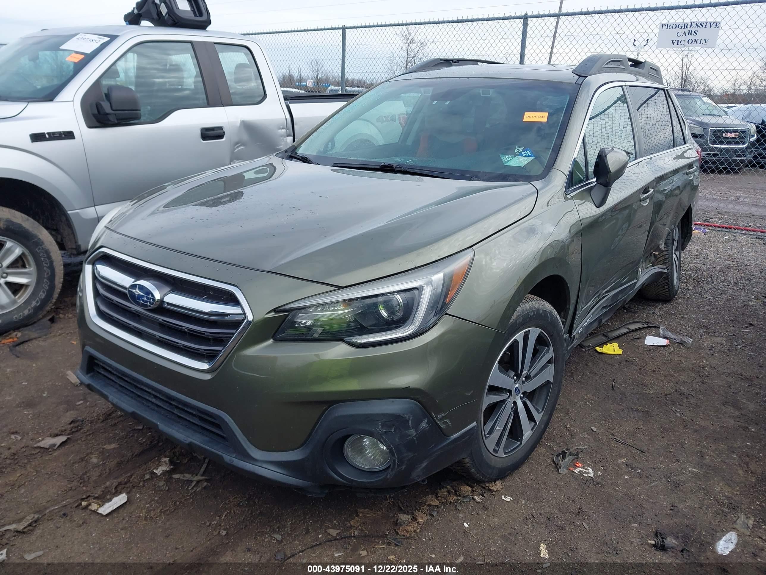 SUBARU OUTBACK image 2
