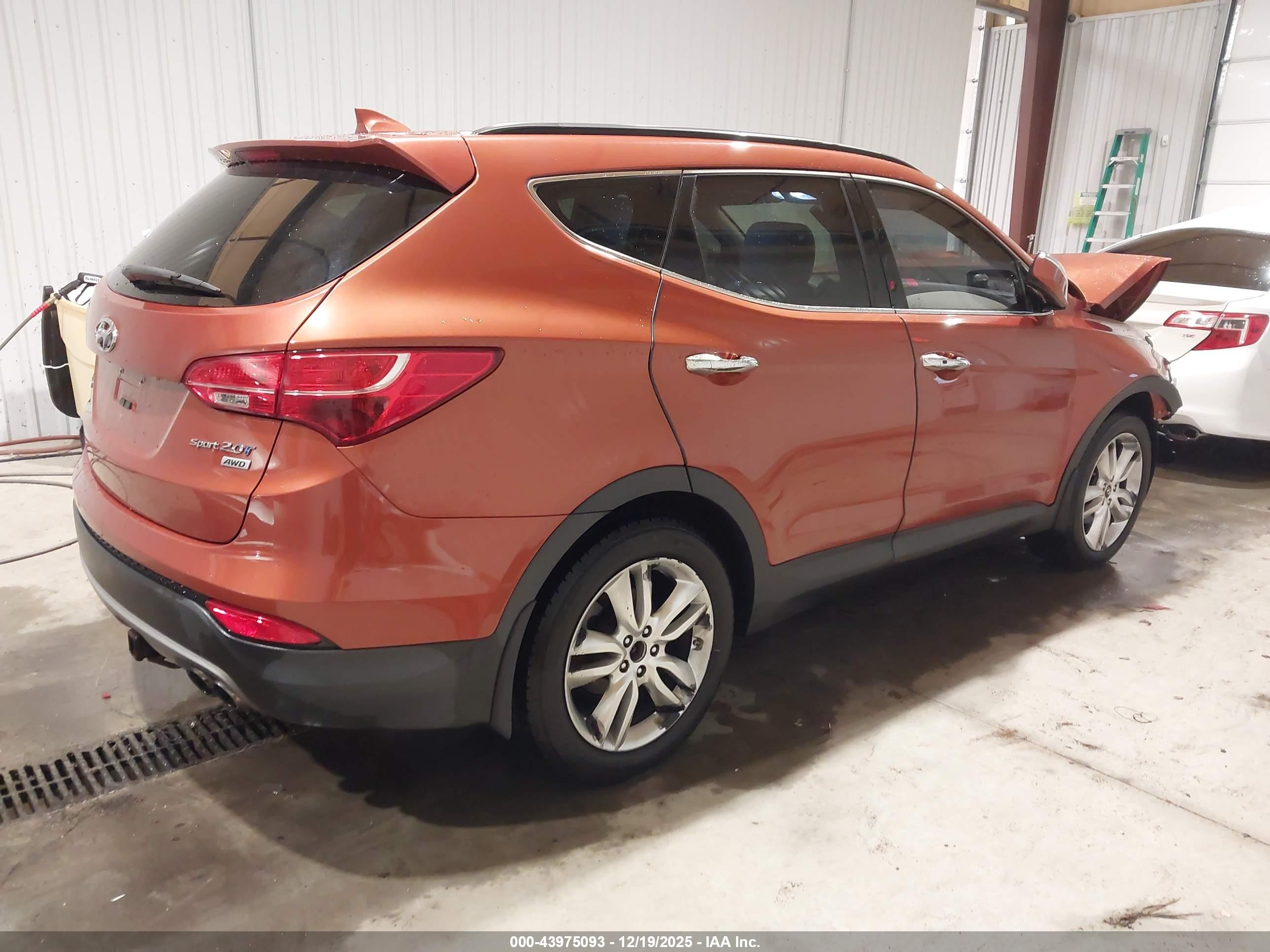 HYUNDAI SANTA image 4