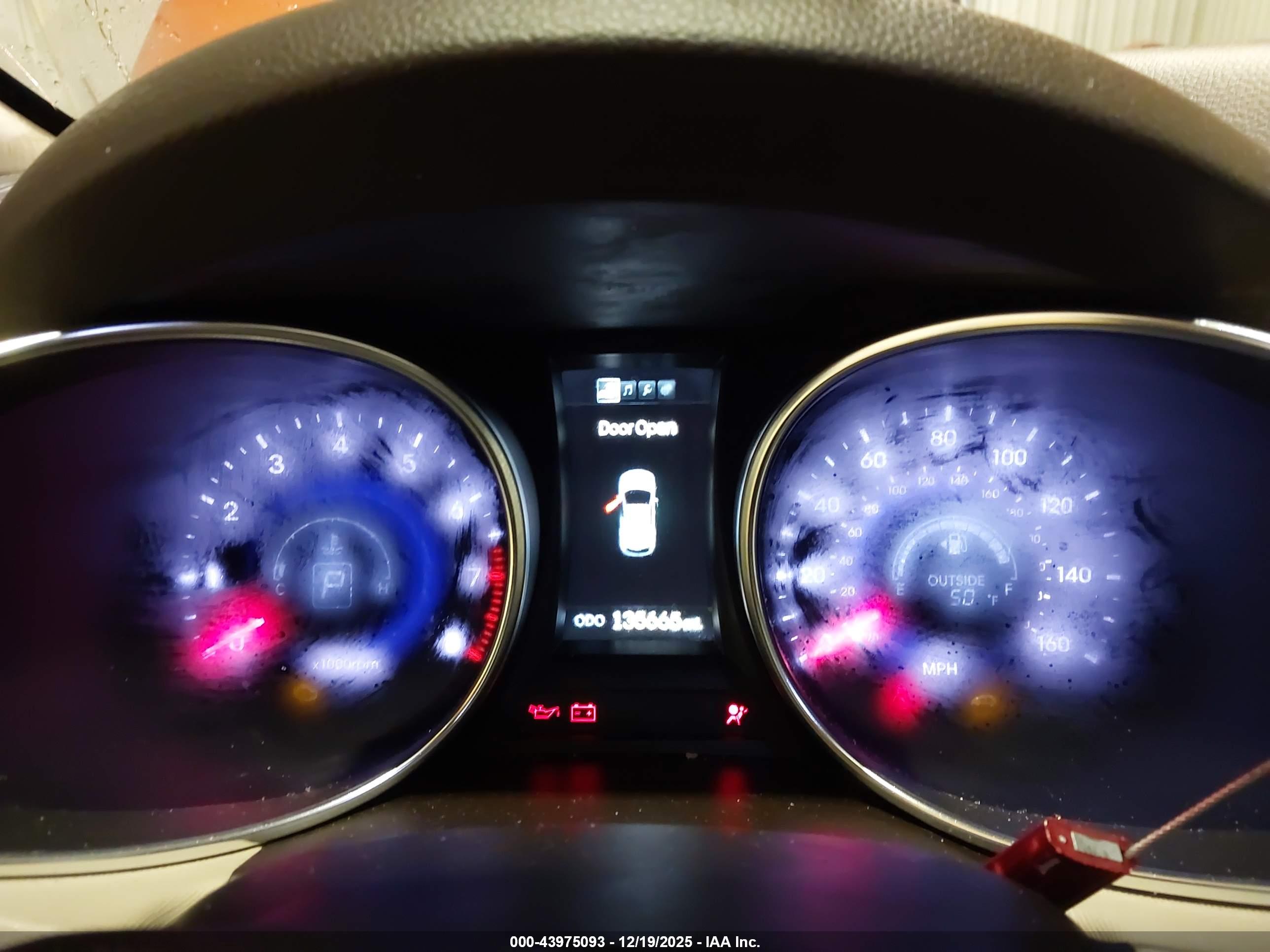 HYUNDAI SANTA image 7