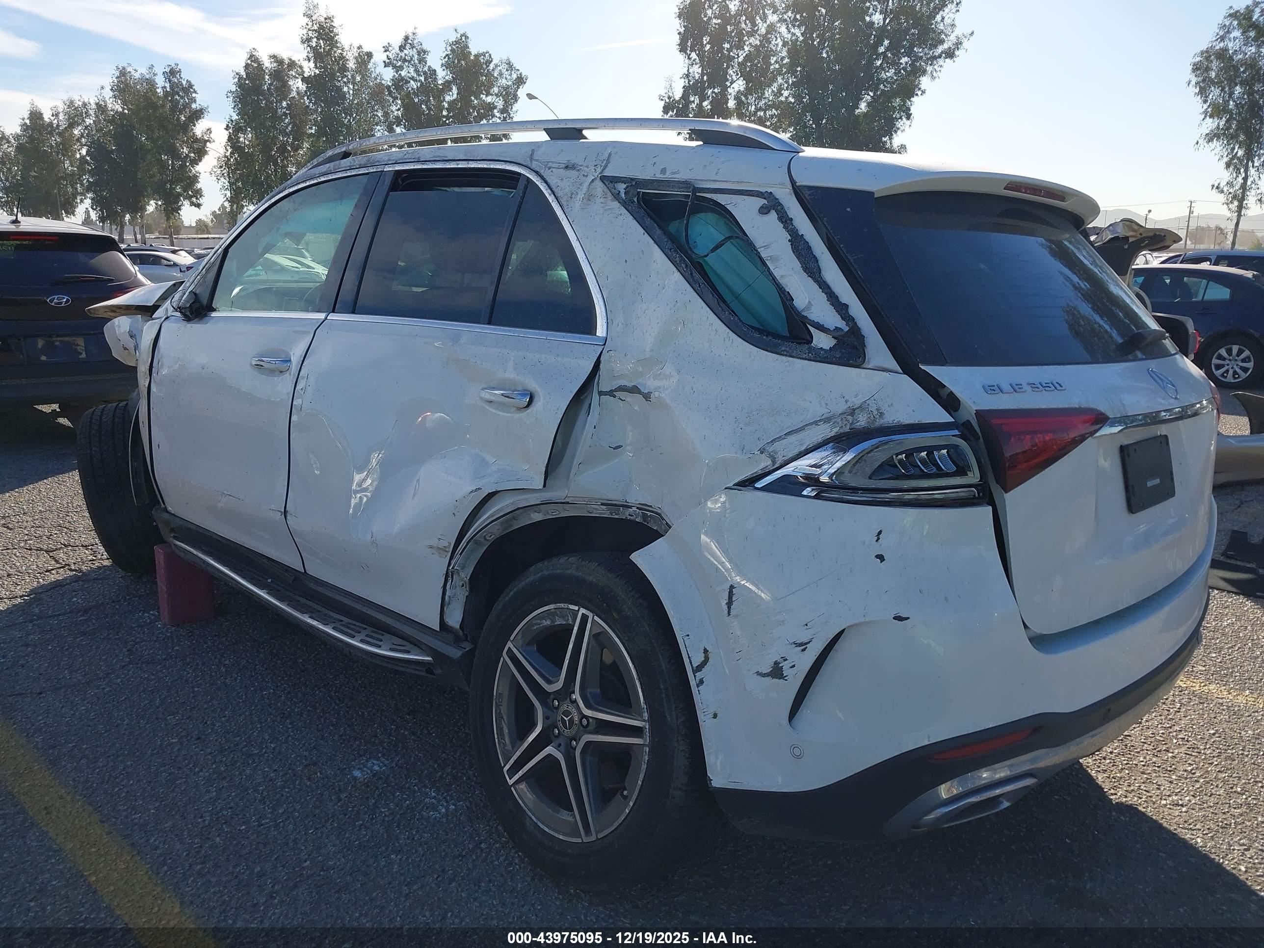 MERCEDES-BENZ GLE image 3