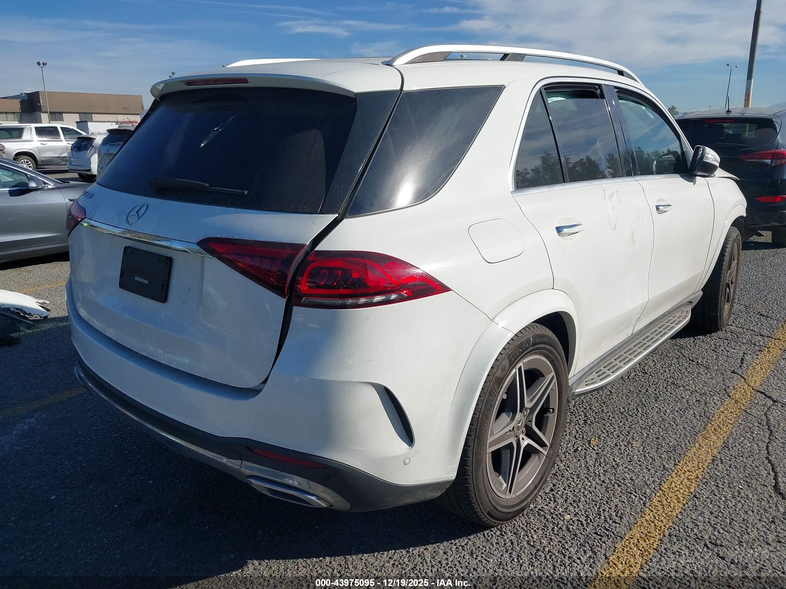 MERCEDES-BENZ GLE image 4