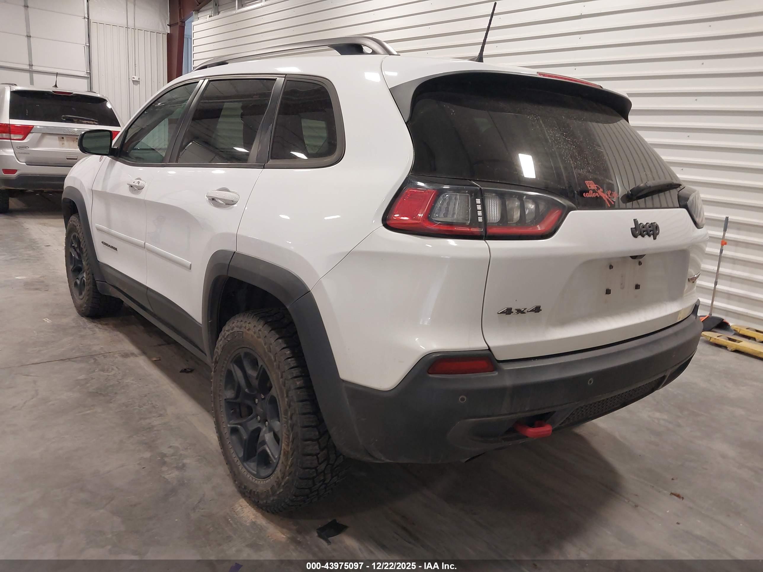 JEEP CHEROKEE image 3