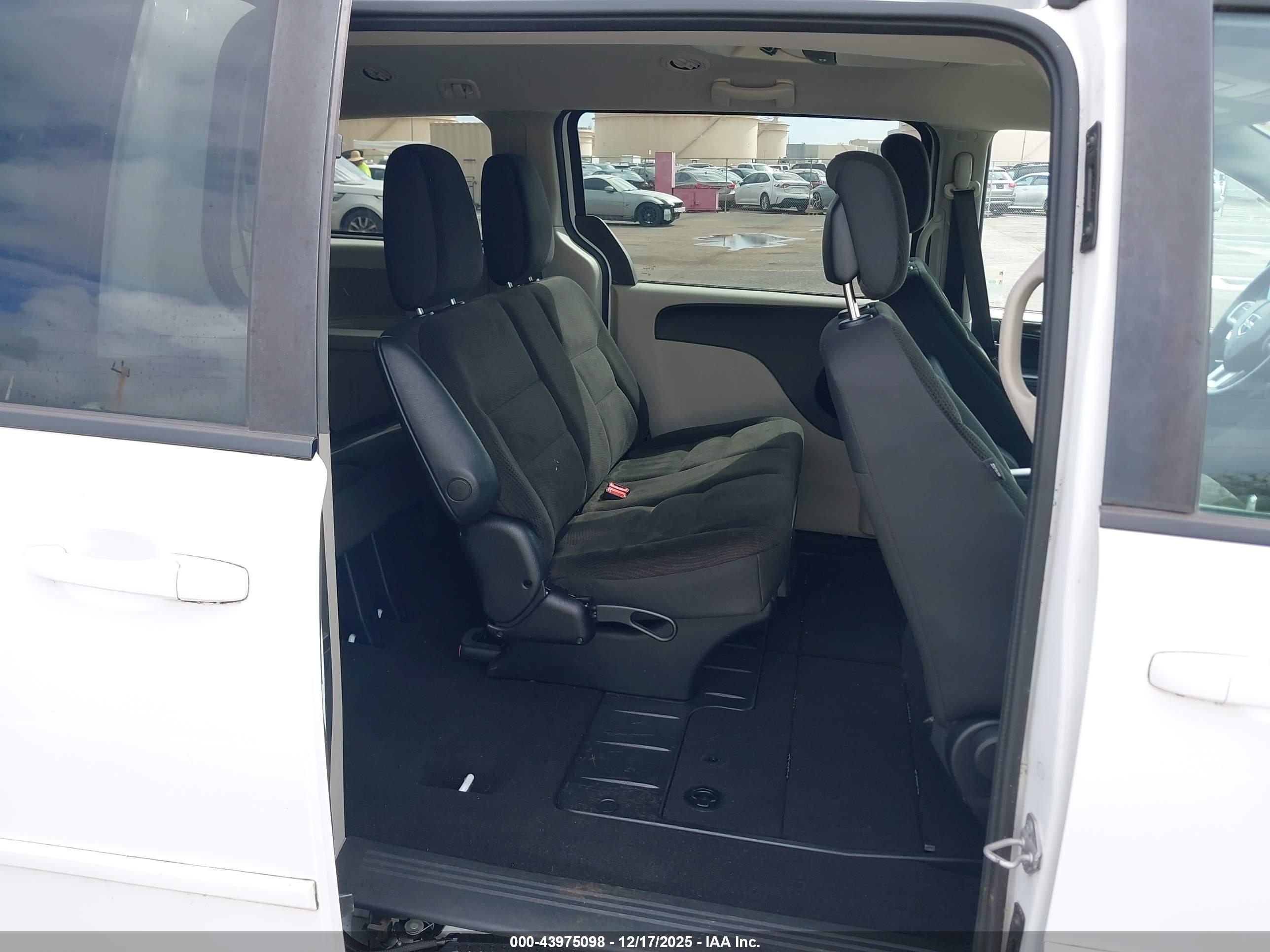 DODGE GRAND image 8