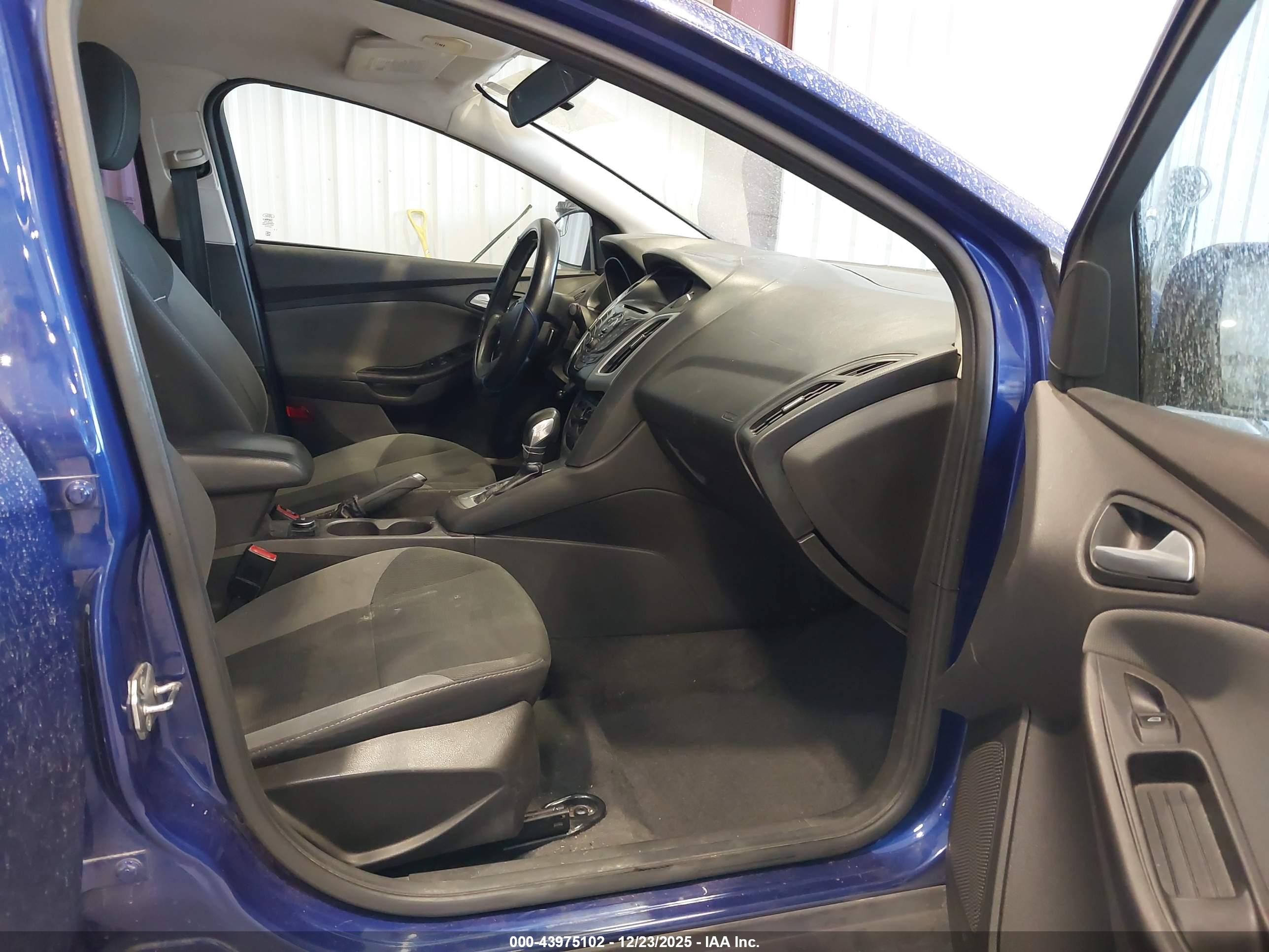 FORD FOCUS image 5