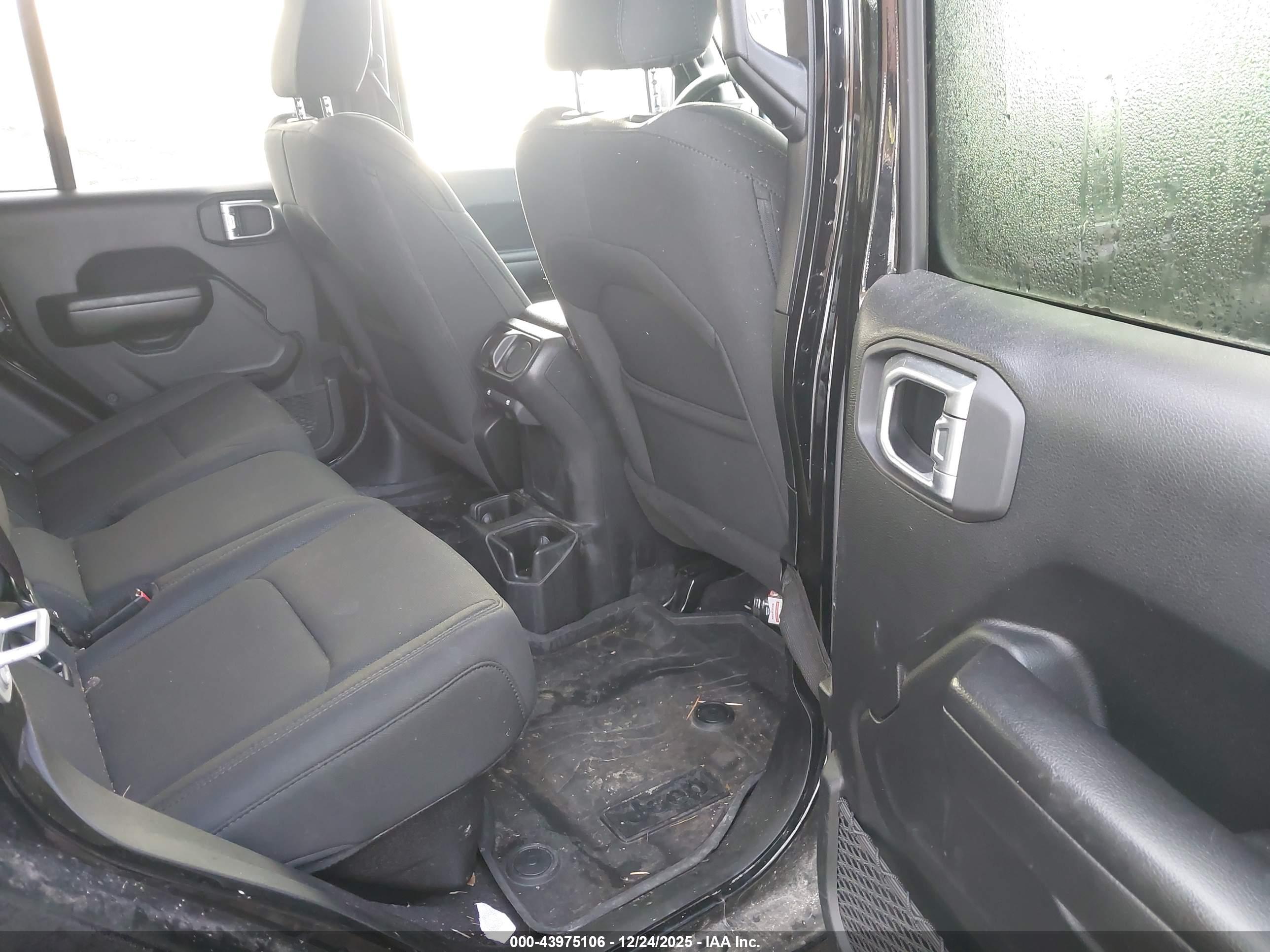 JEEP GLADIATOR image 8