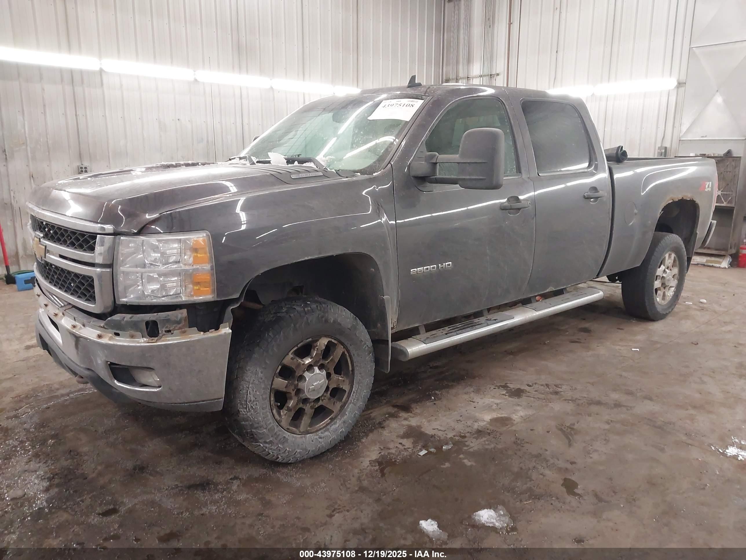 CHEVROLET SILVERADO image 2