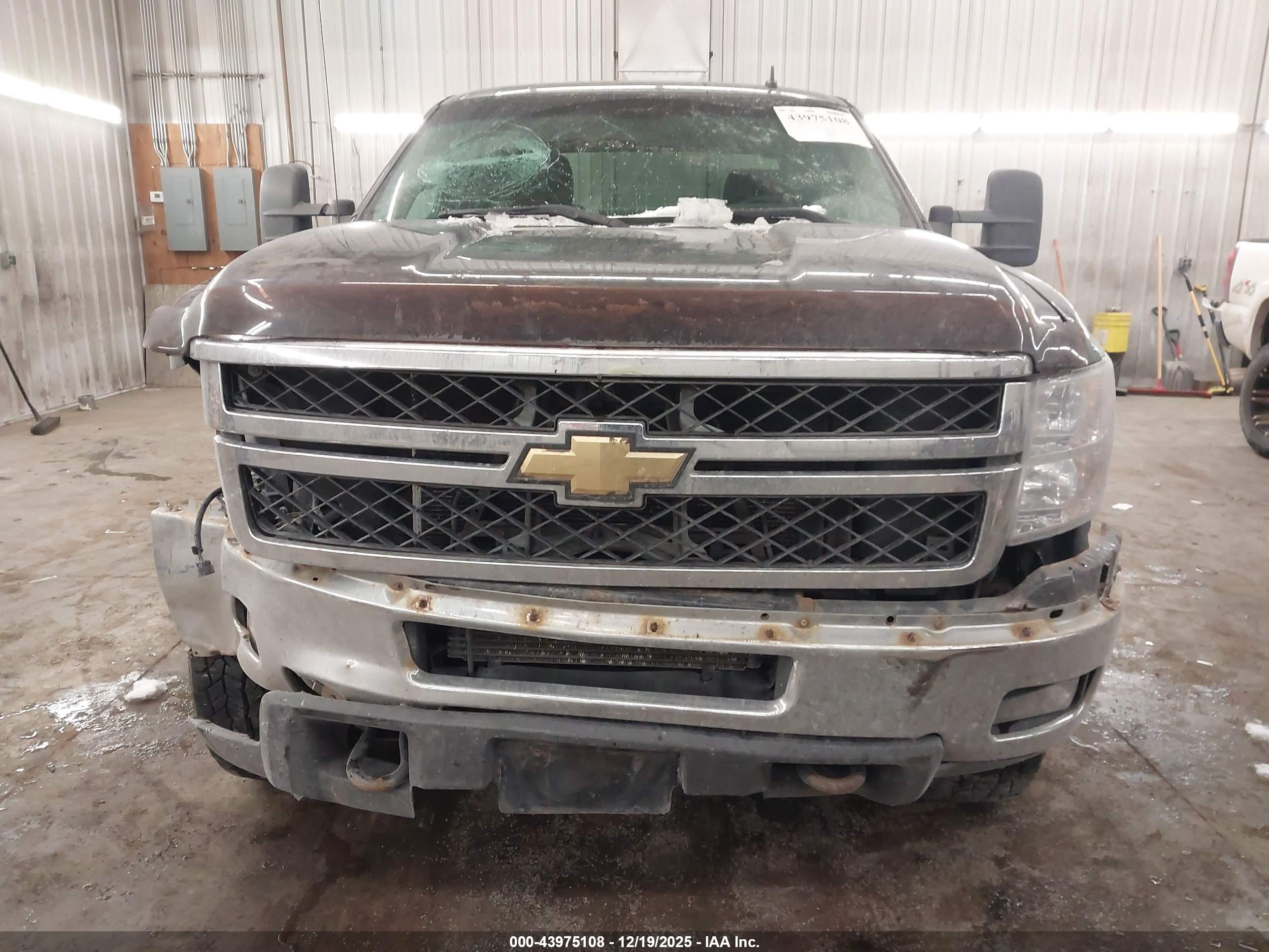 CHEVROLET SILVERADO image 6