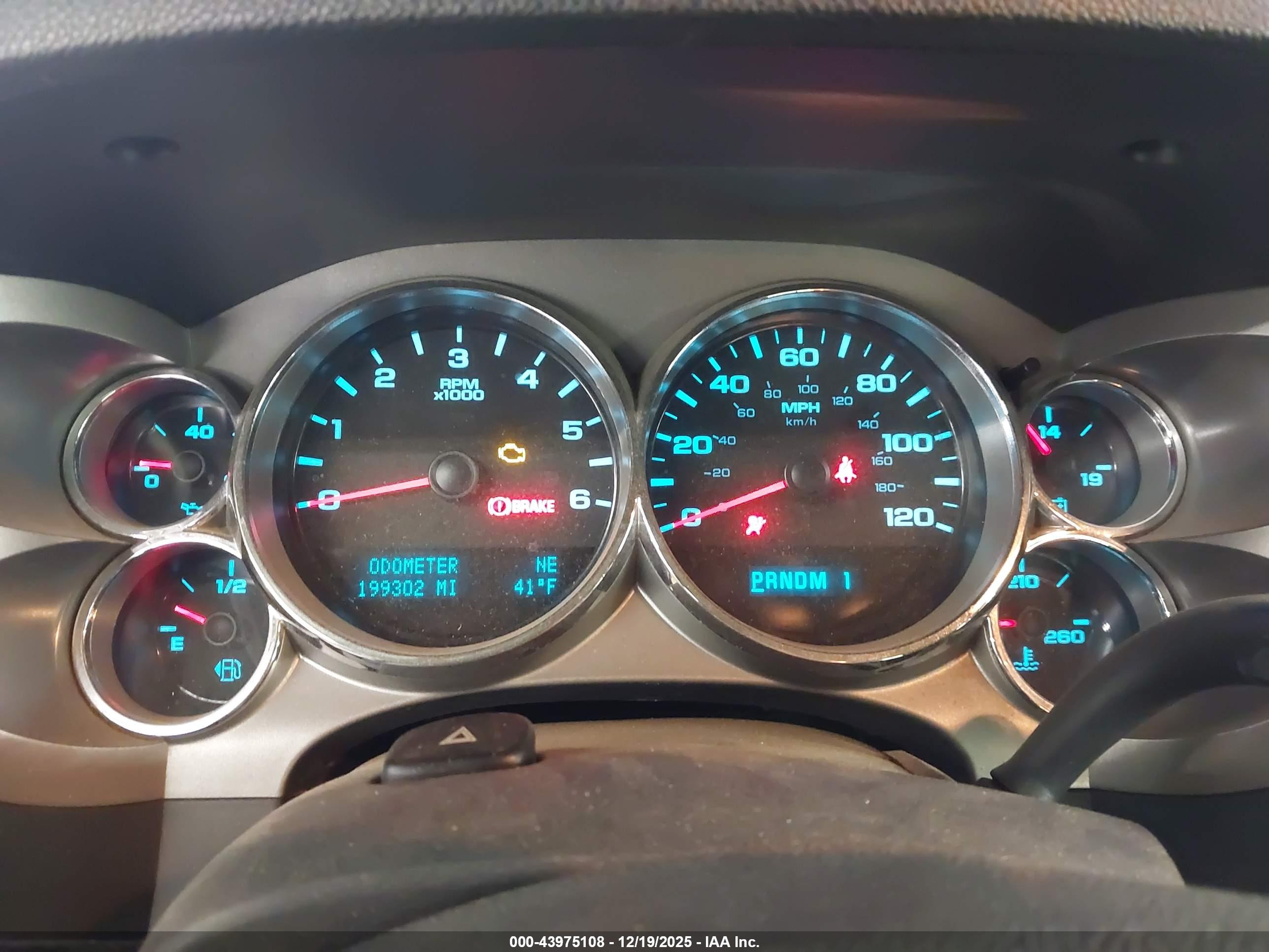 CHEVROLET SILVERADO image 7