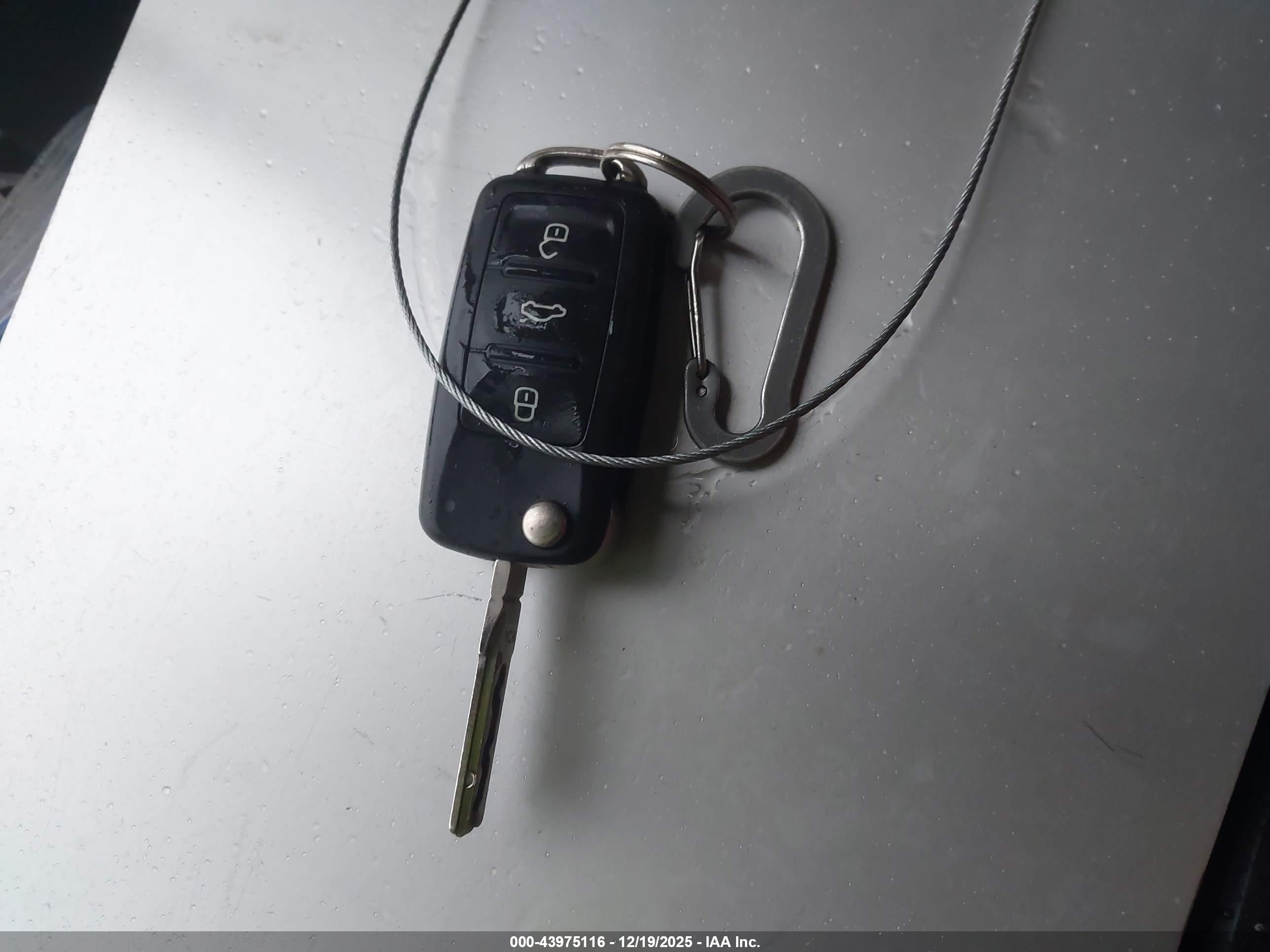 VOLKSWAGEN JETTA image 11