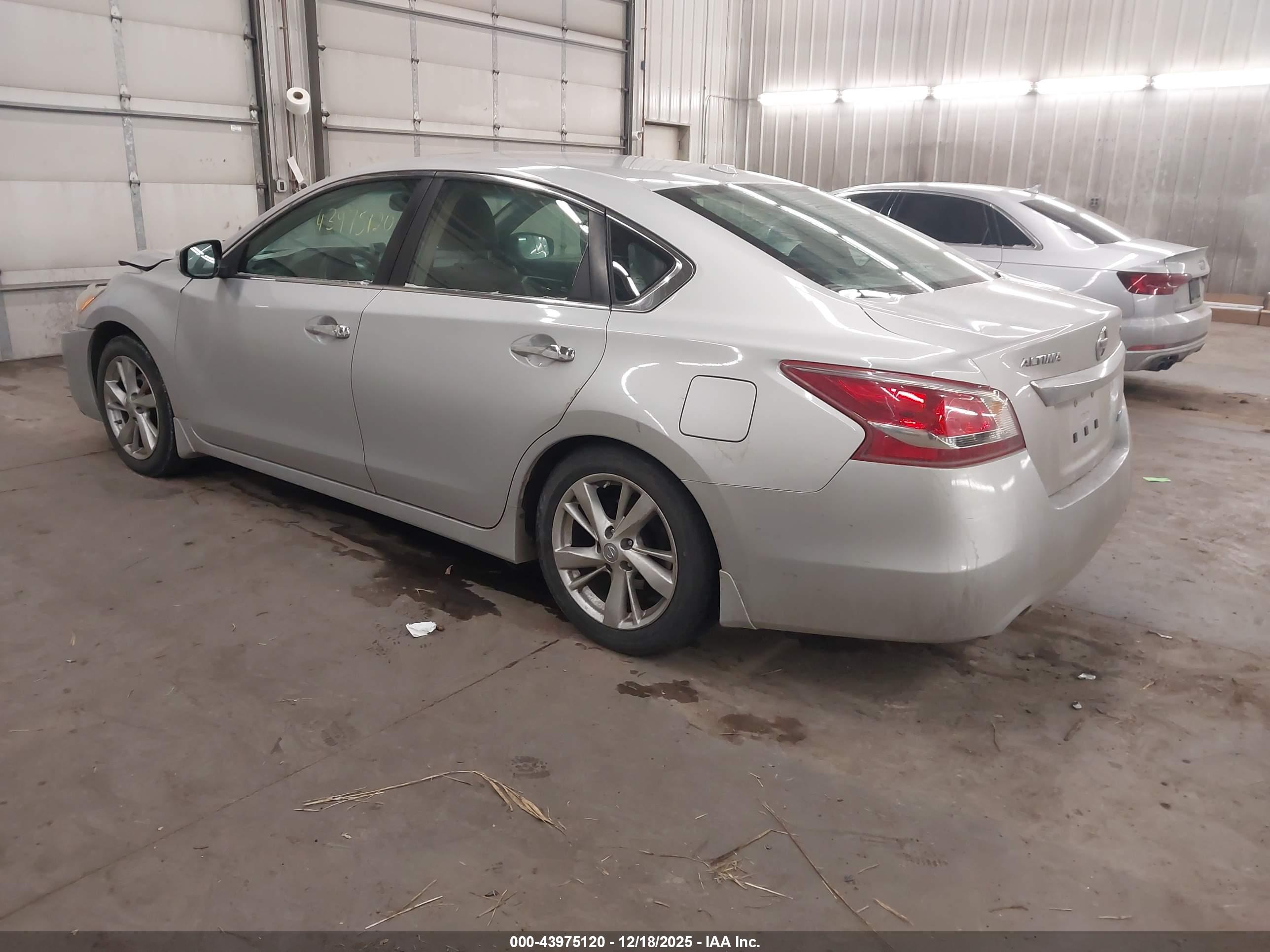 NISSAN ALTIMA image 3