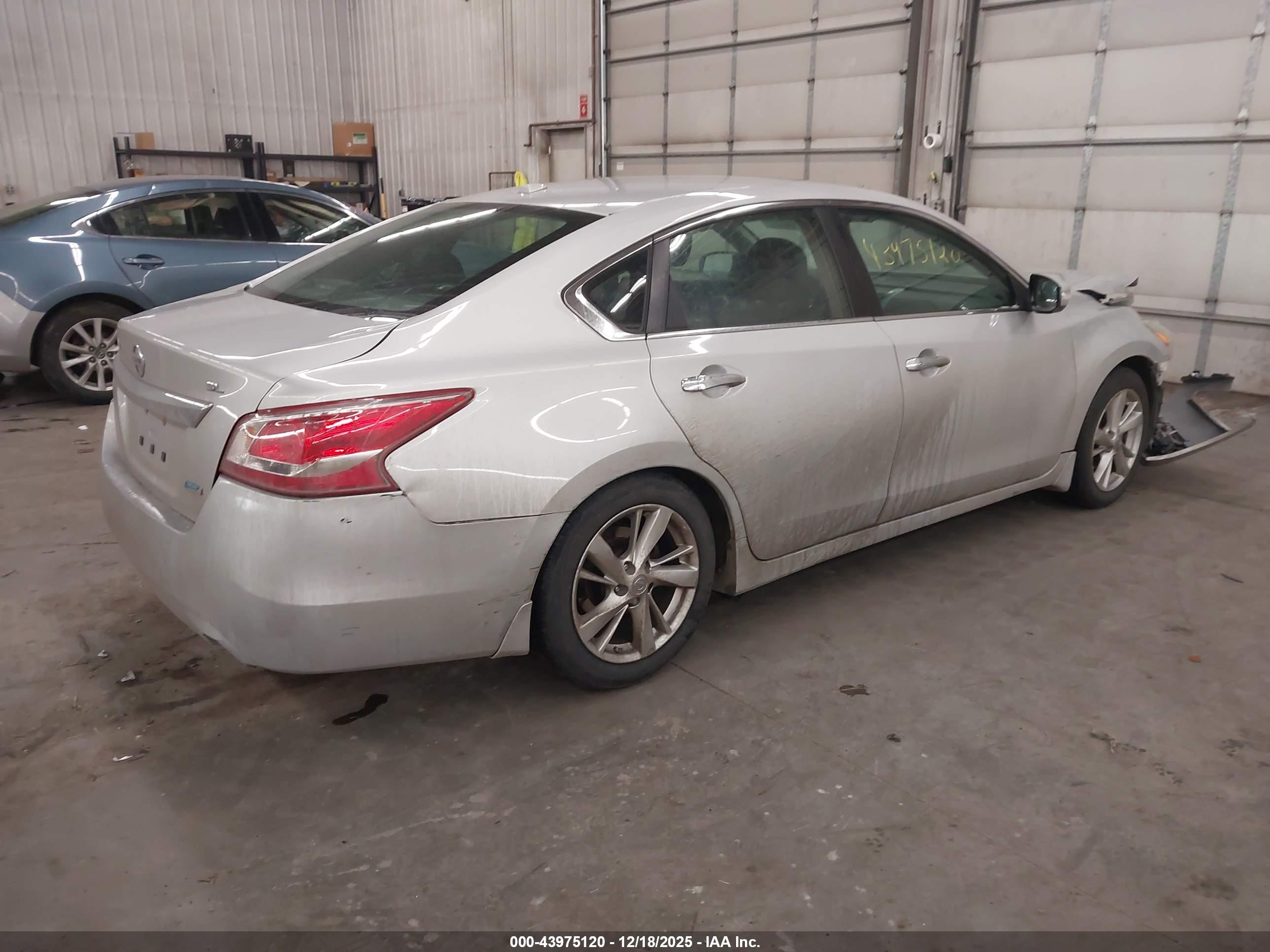 NISSAN ALTIMA image 4