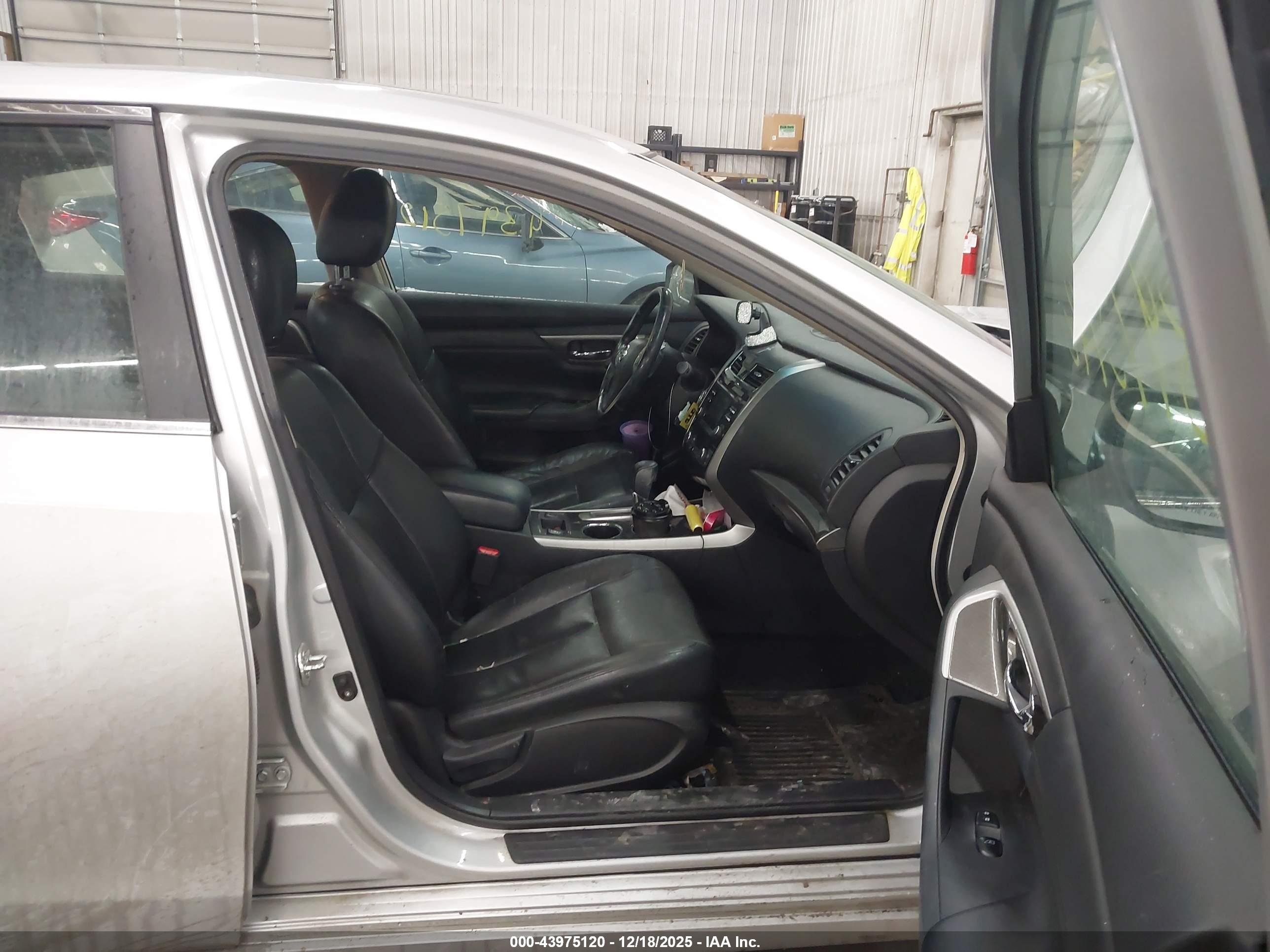 NISSAN ALTIMA image 5