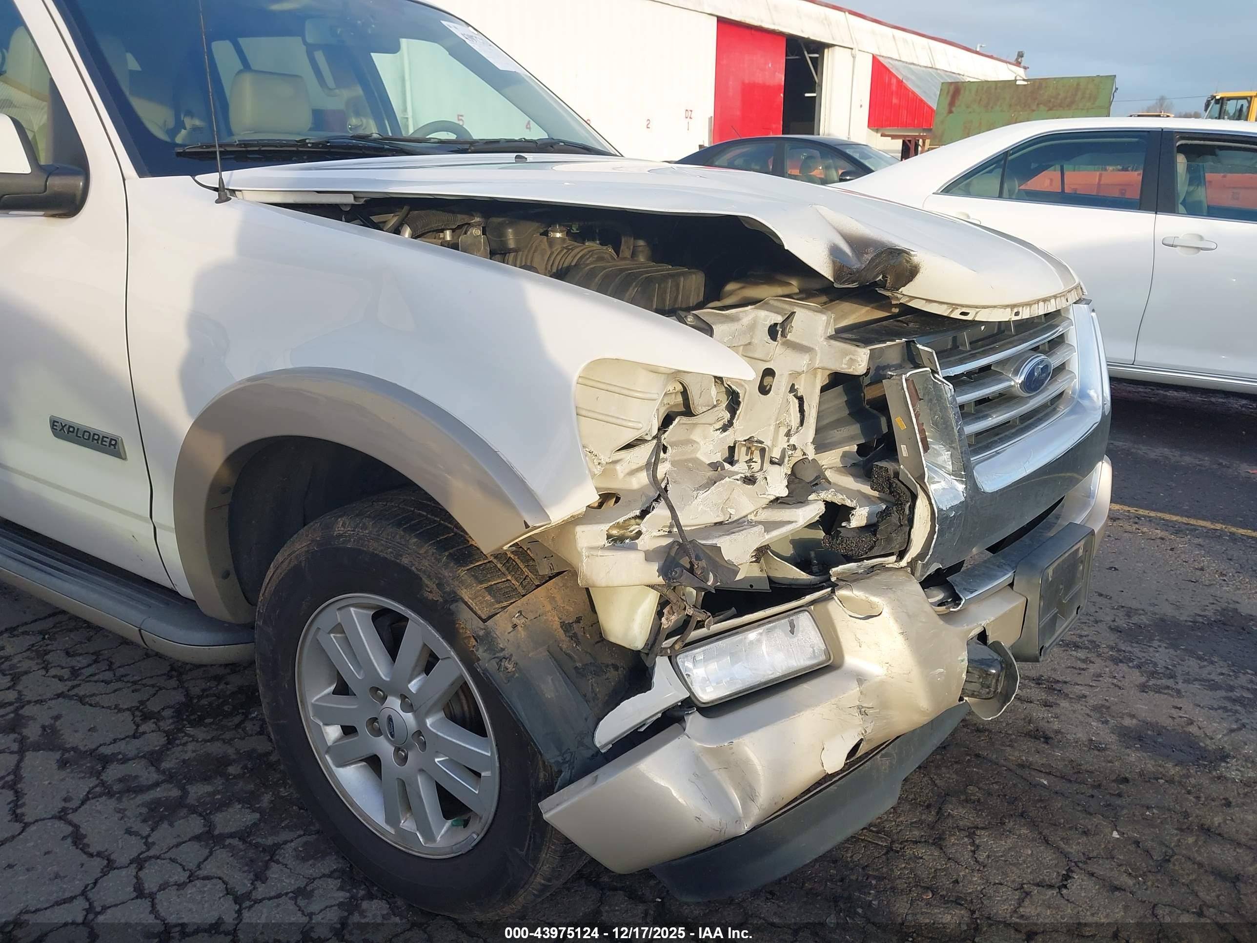 FORD EXPLORER image 6