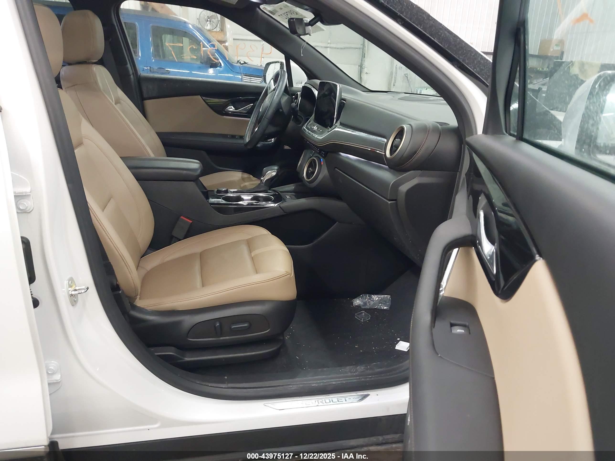 CHEVROLET BLAZER image 5
